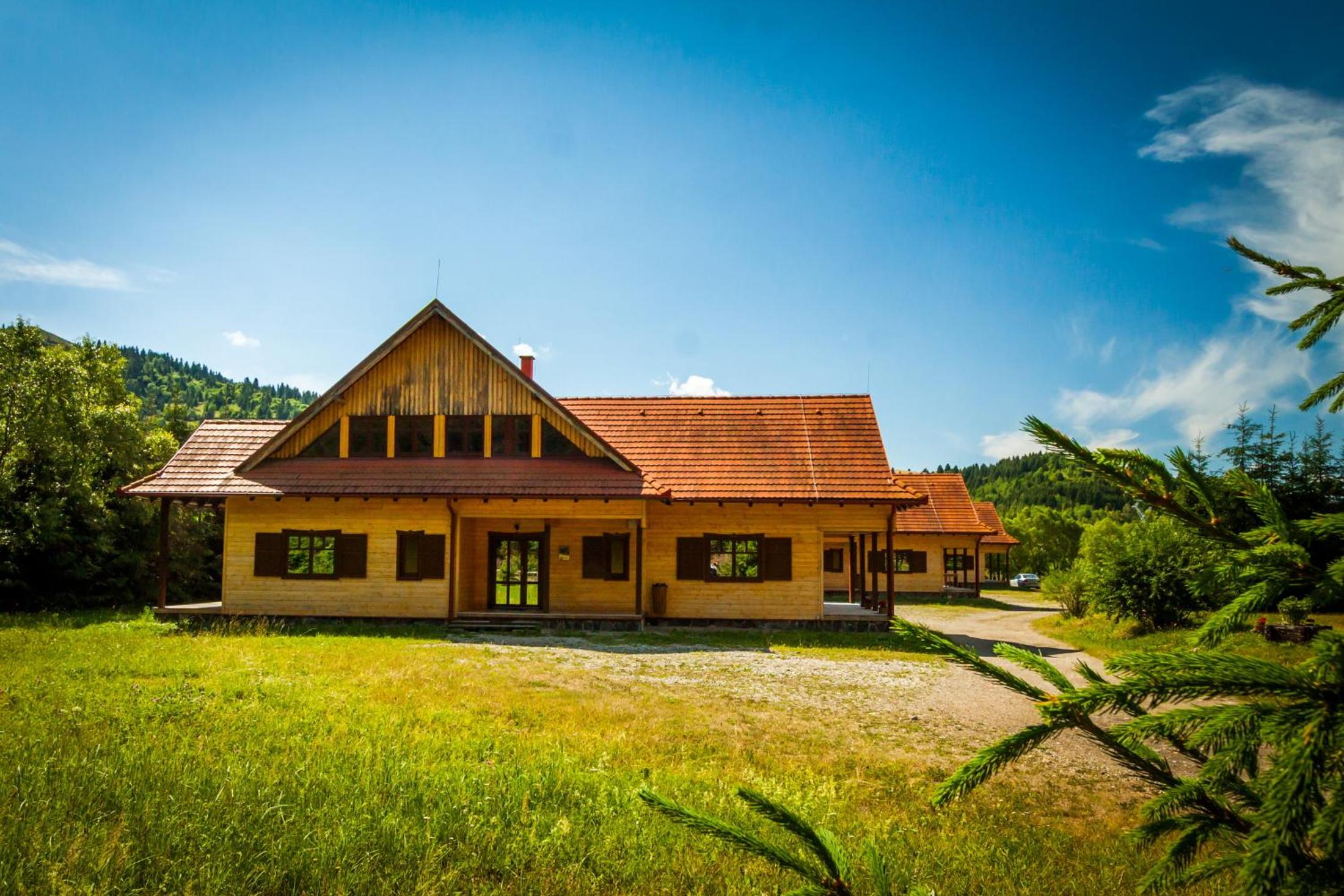 Three-Bedroom Villa photo 2