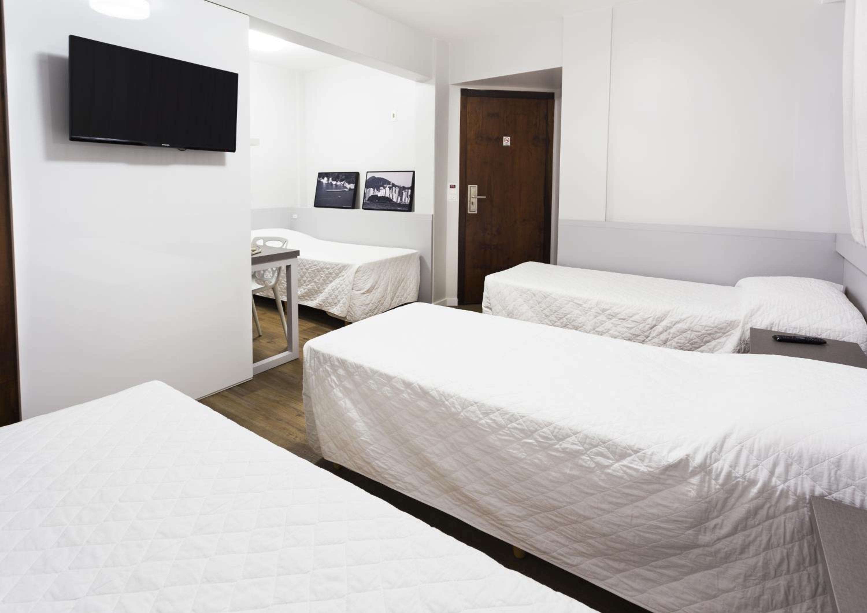 Standard Quadruple Room photo 2