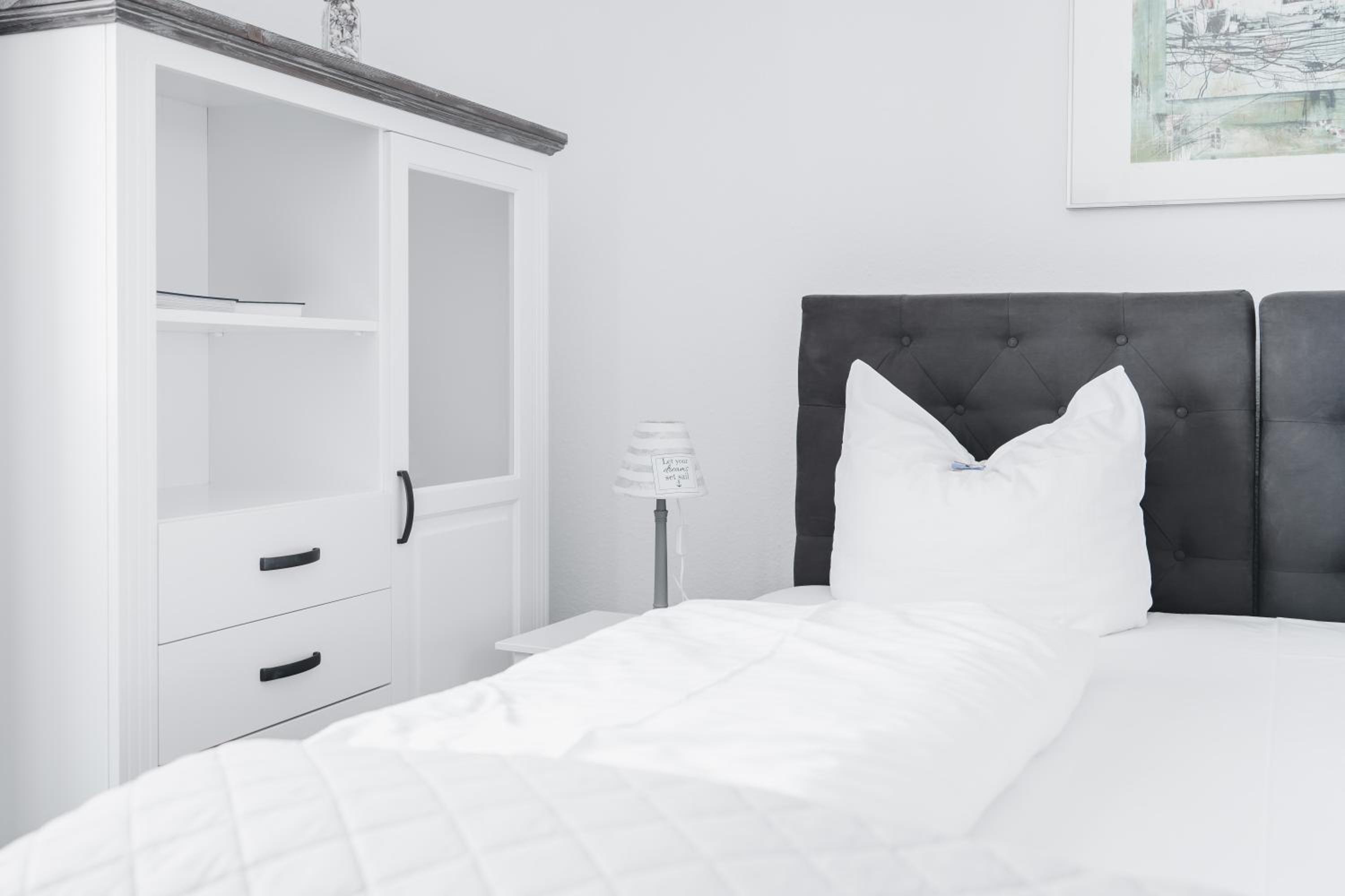 Standard Double Room - Photo 2