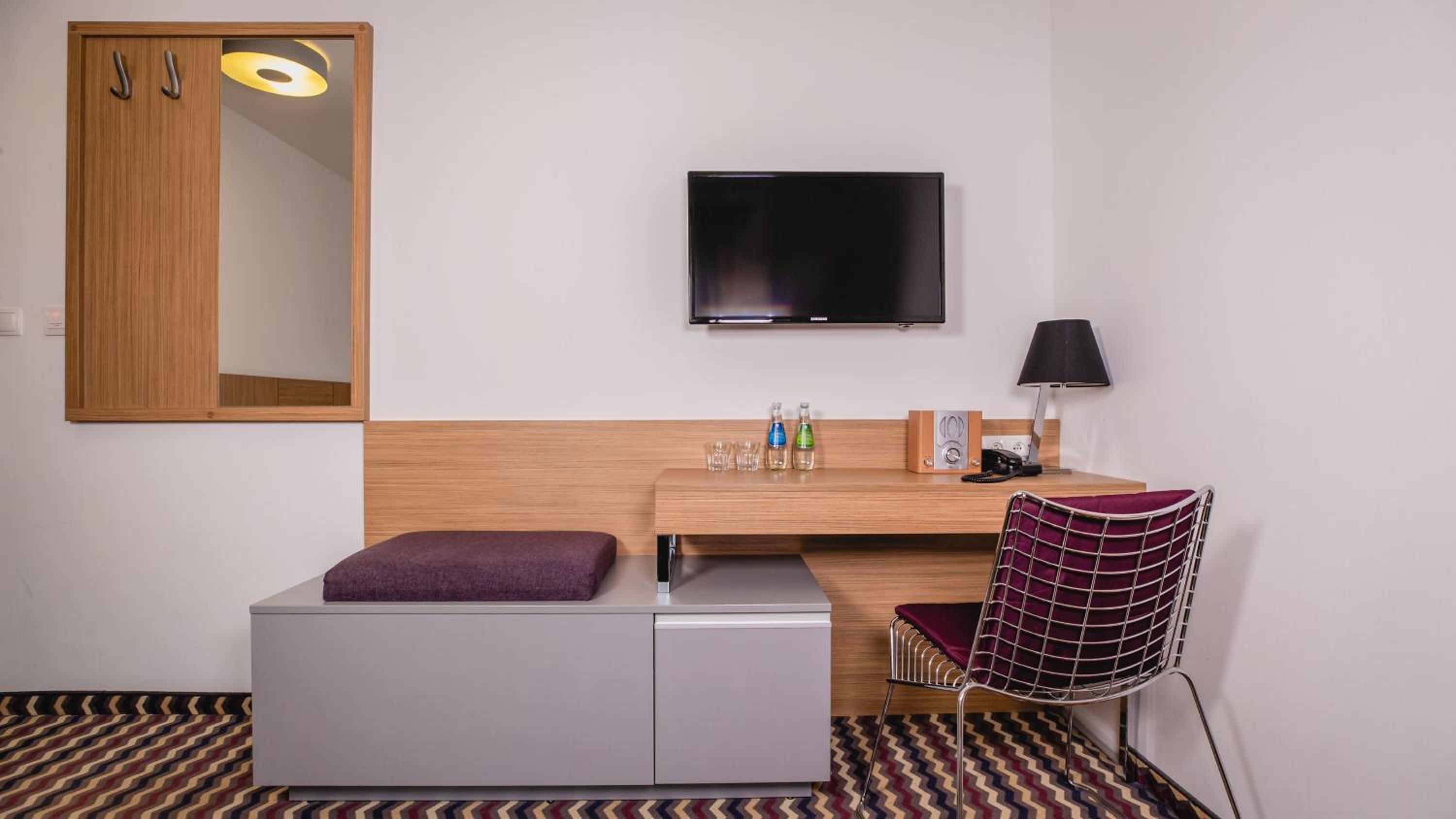 Standard Twin Room - Photo 2