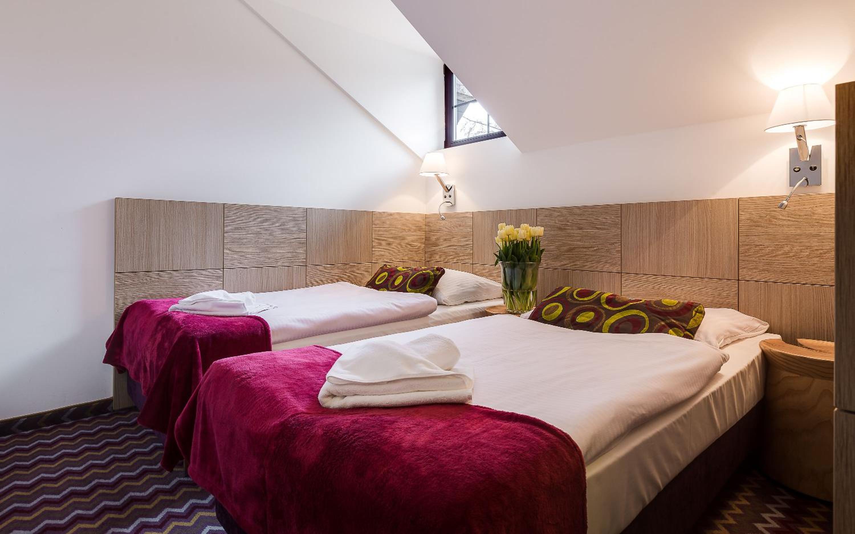 Standard Twin Room - Photo 3