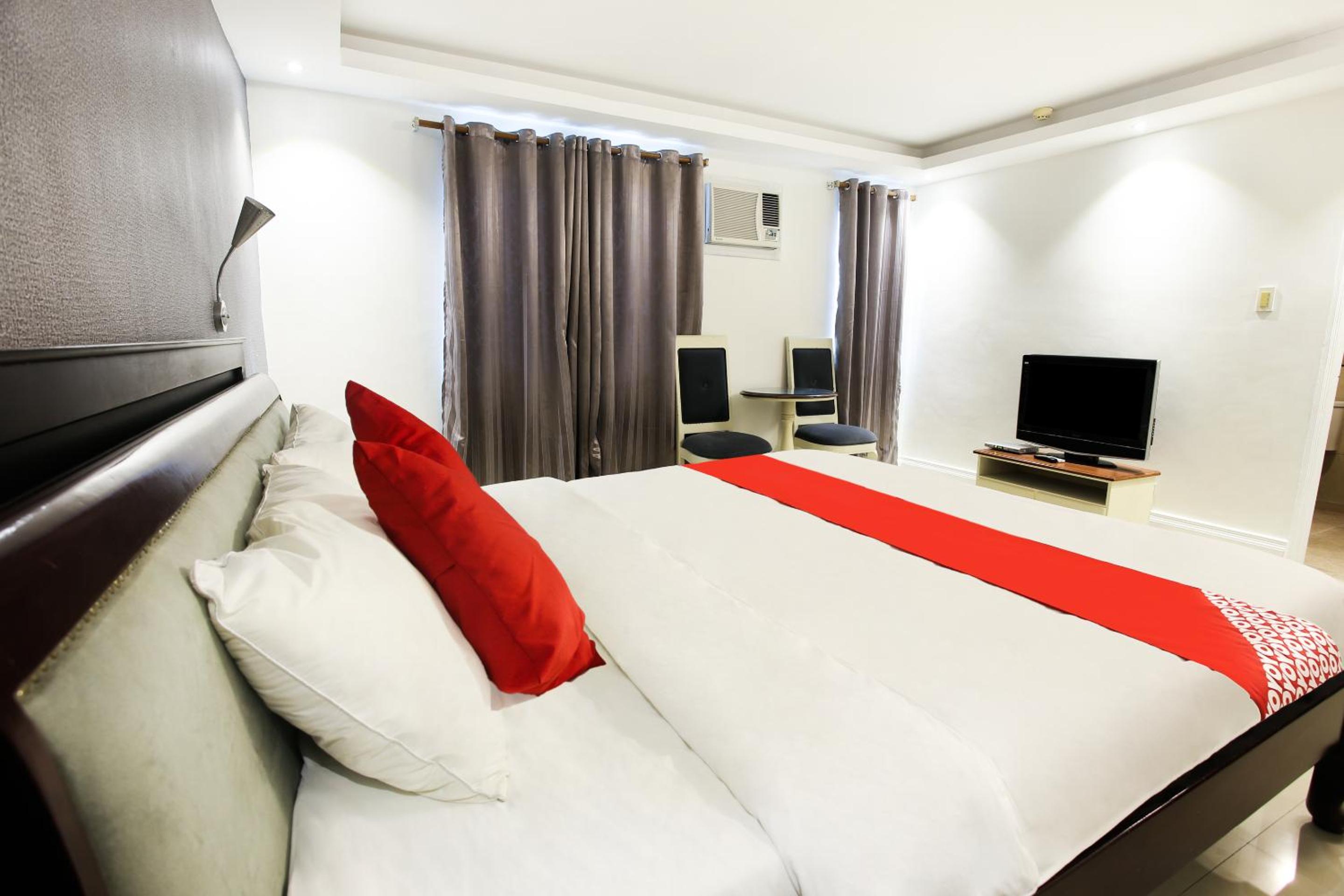 Premier Suite - Photo 7