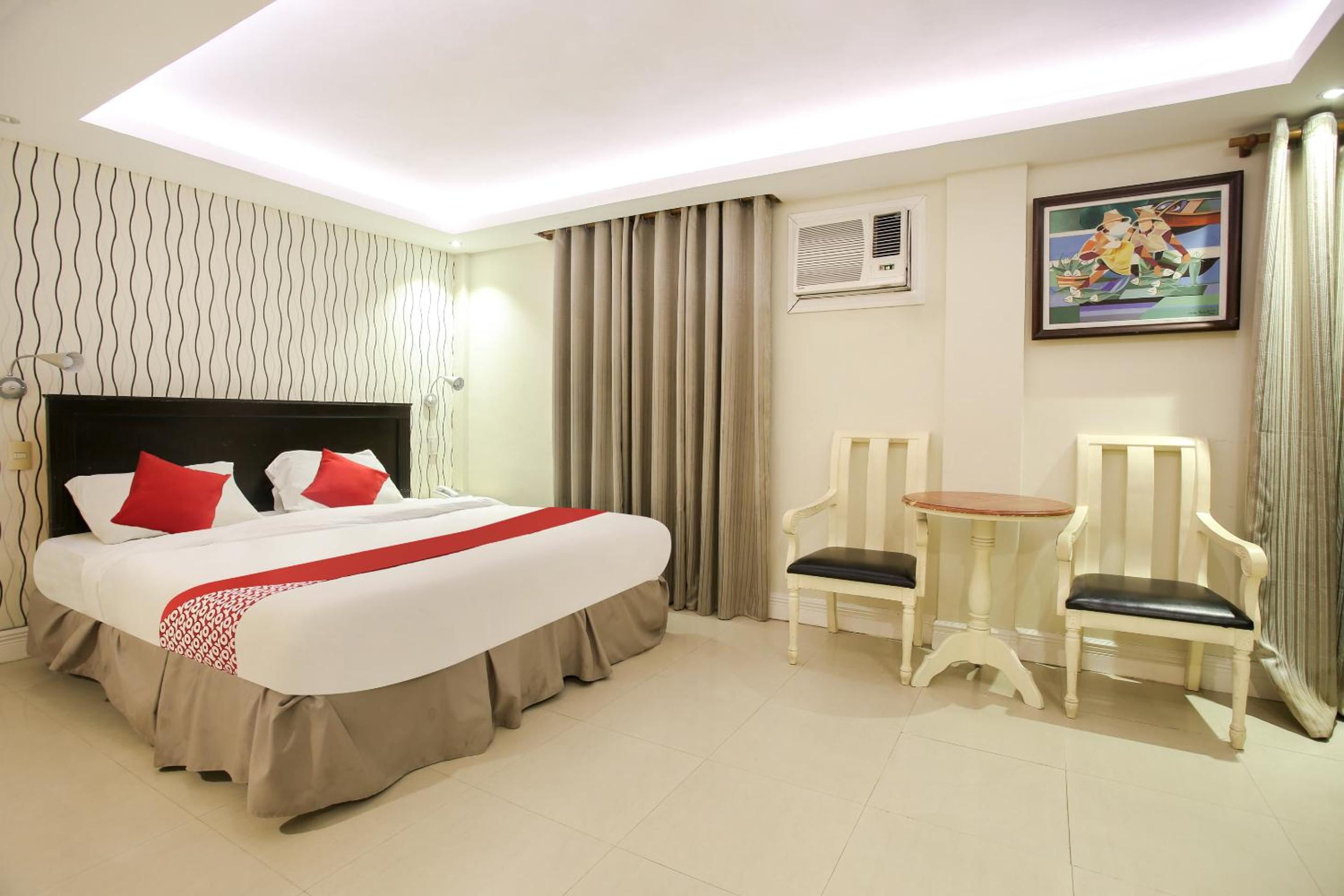 Executive Suite A - Photo 3