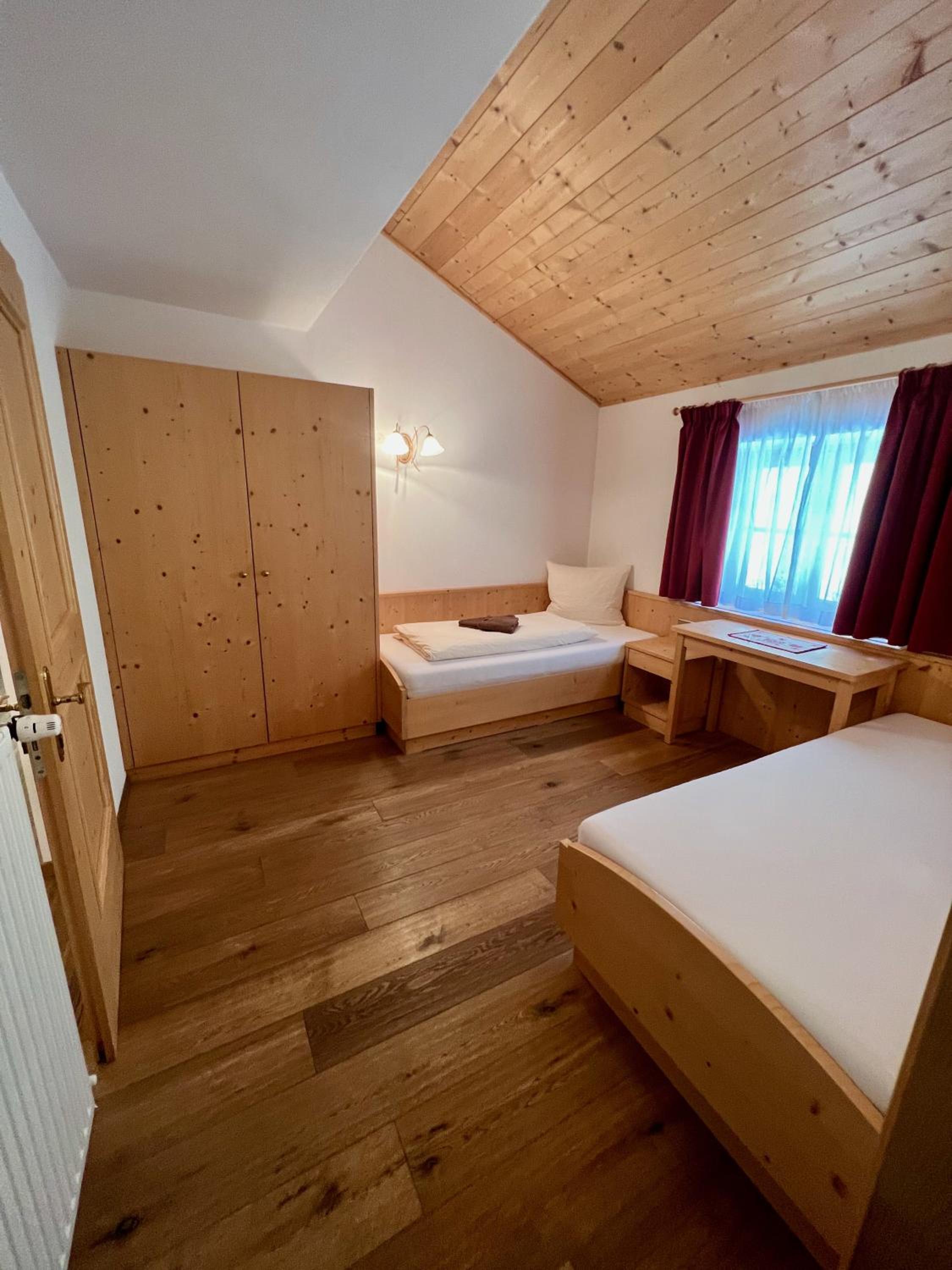 Small Double or Twin Room photo 1