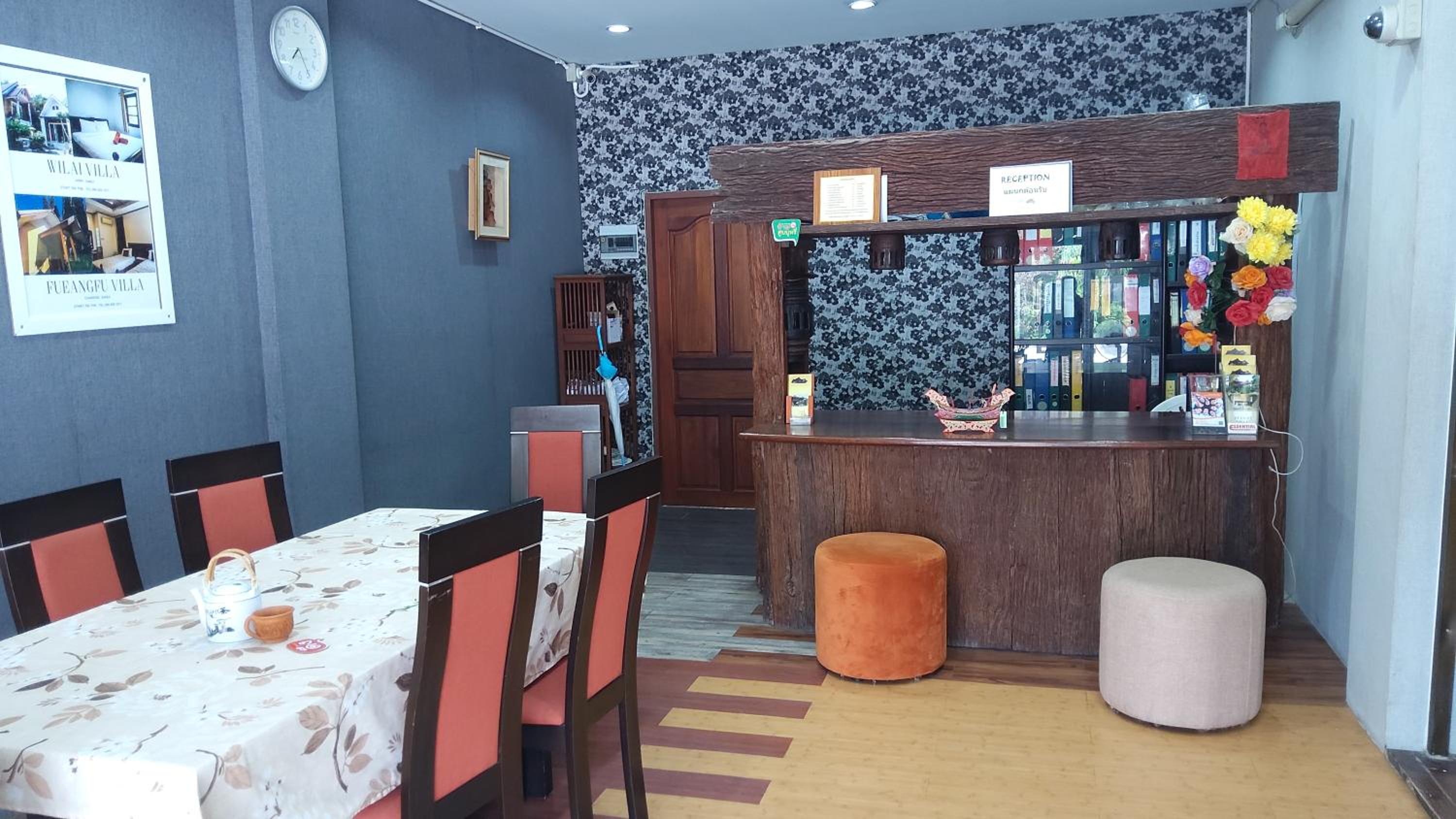 Deluxe King Room - Photo 4