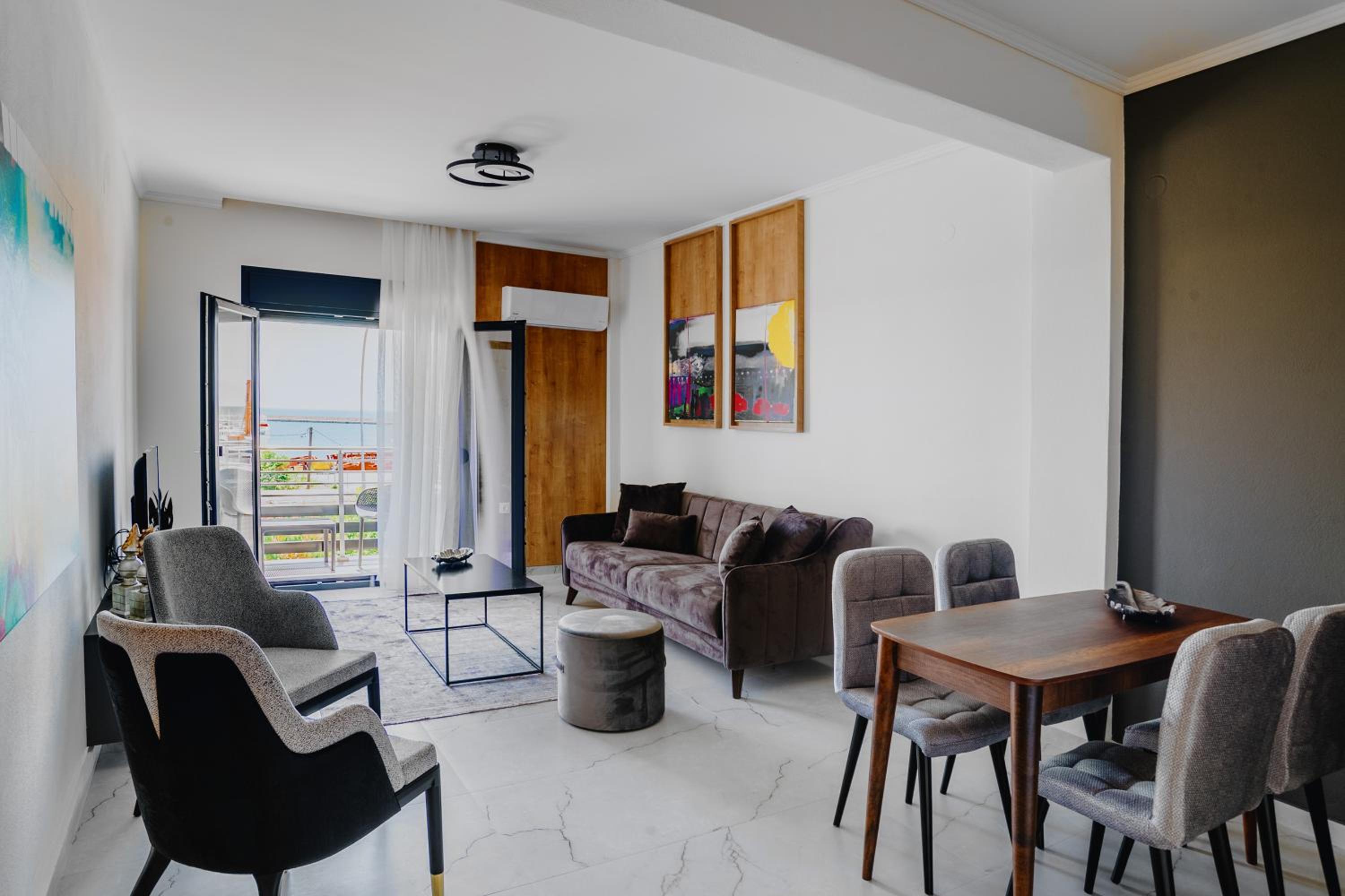 Apartment with Sea View - Photo 3
