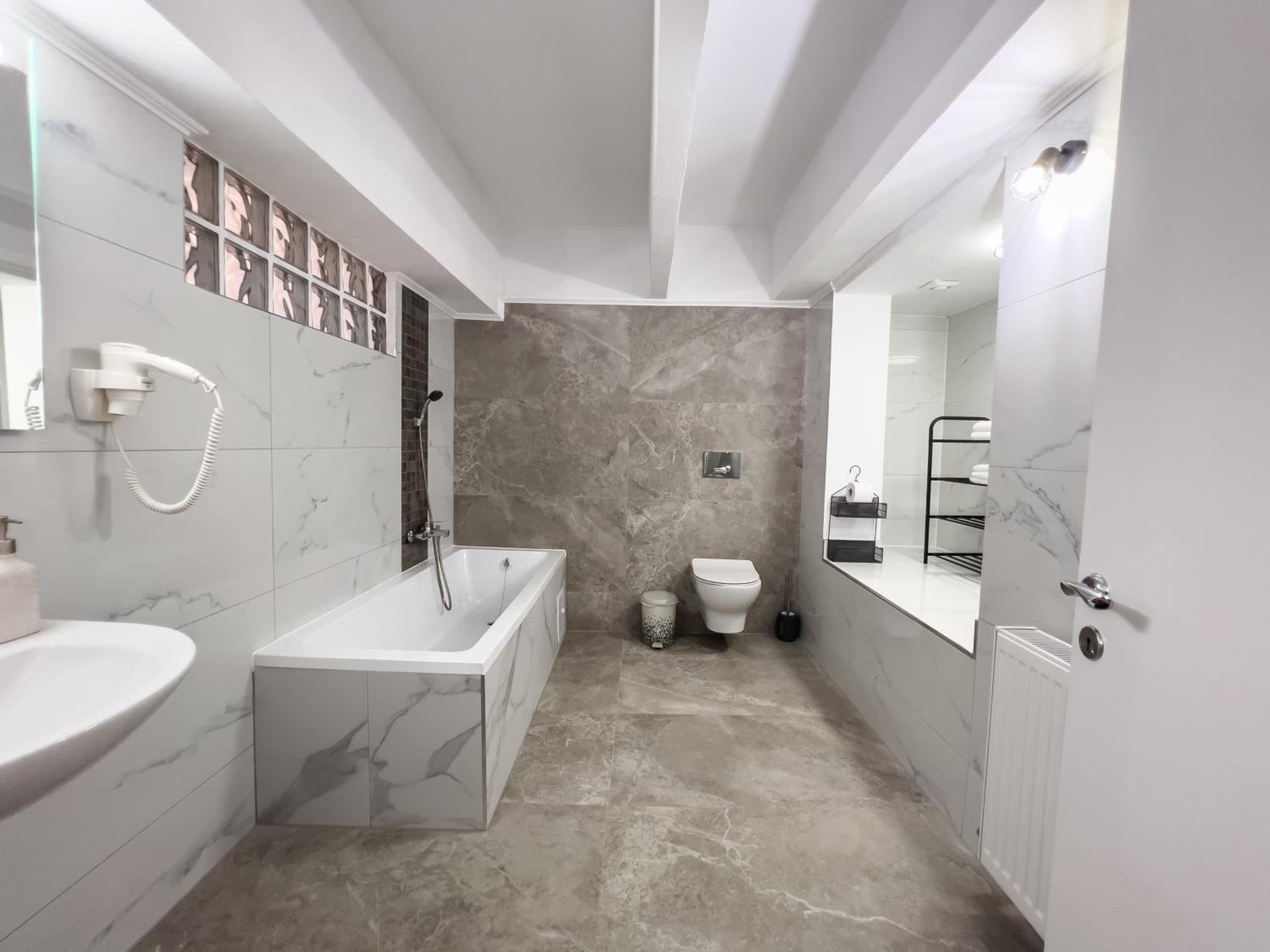 One-Bedroom Apartment - Photo 12