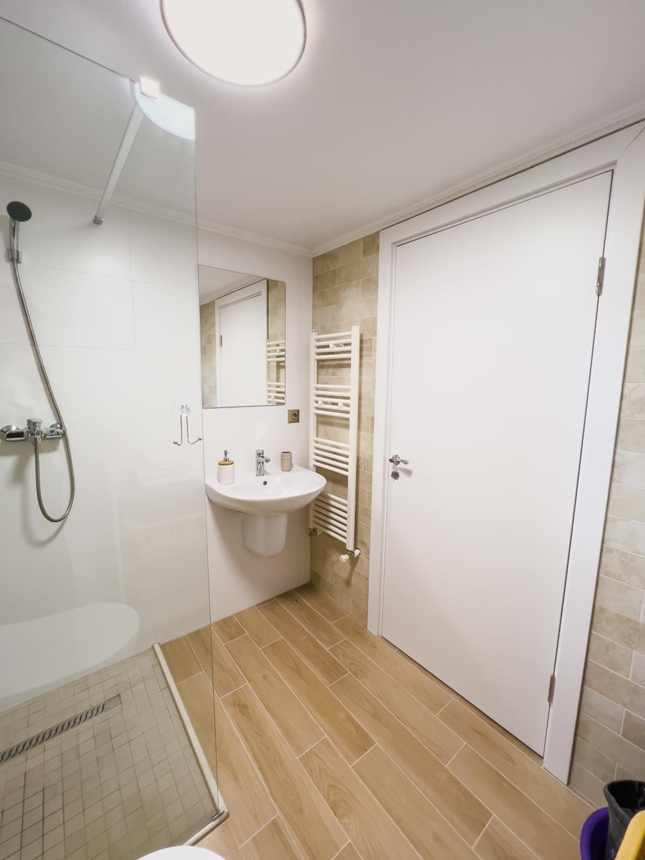 One-Bedroom Apartment - Photo 11