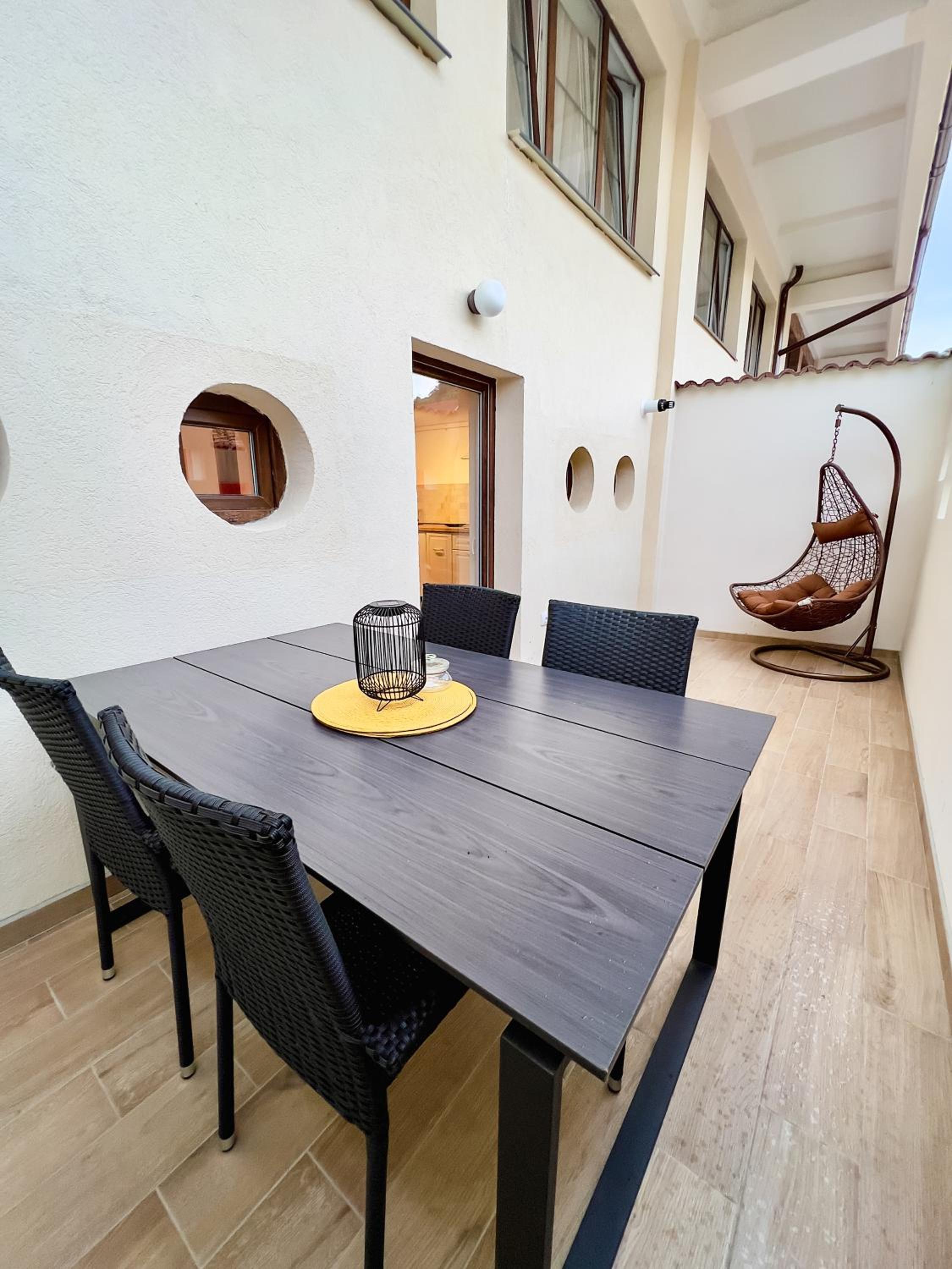 One-Bedroom Apartment - Photo 18