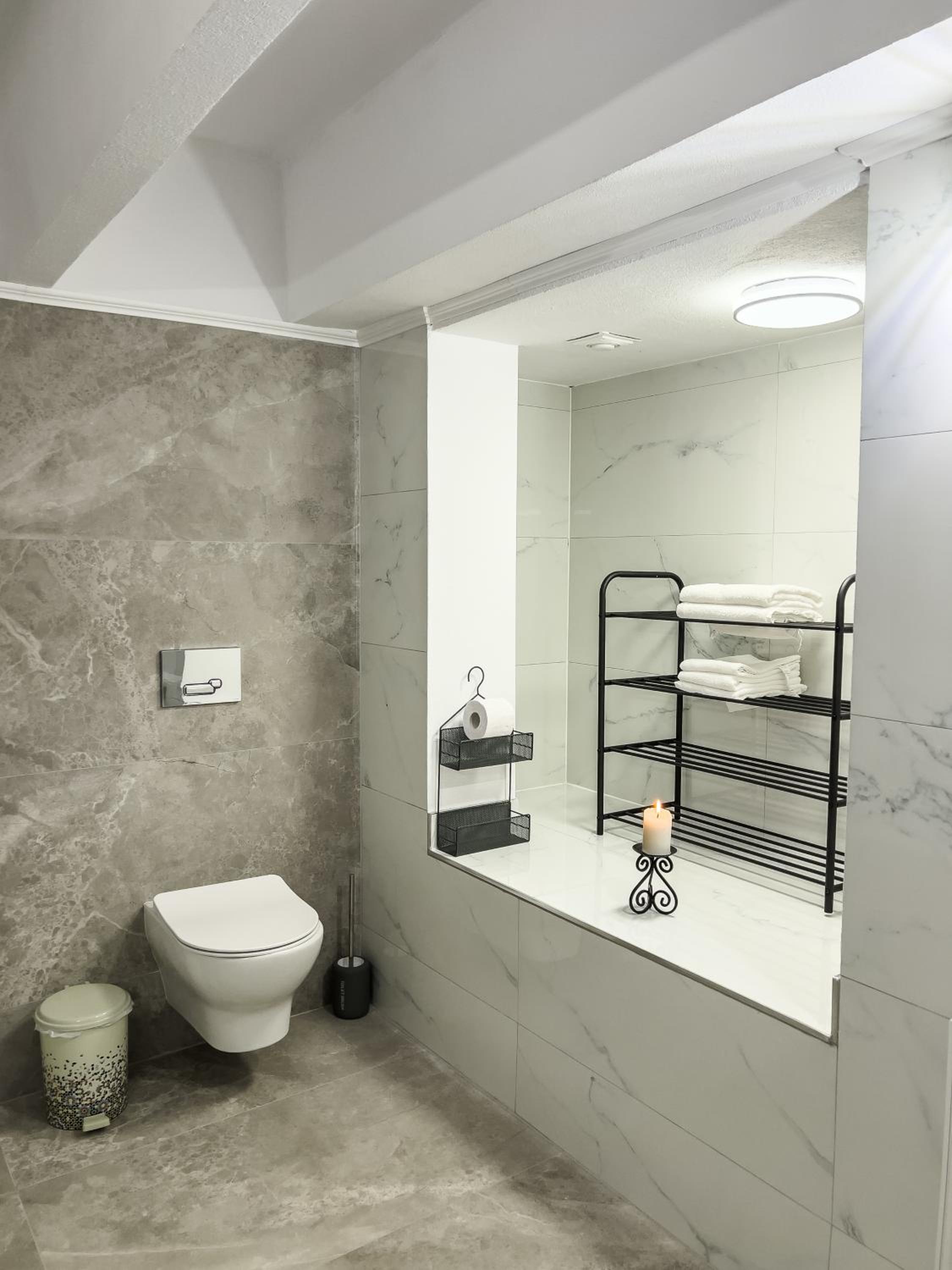 One-Bedroom Apartment - Photo 21