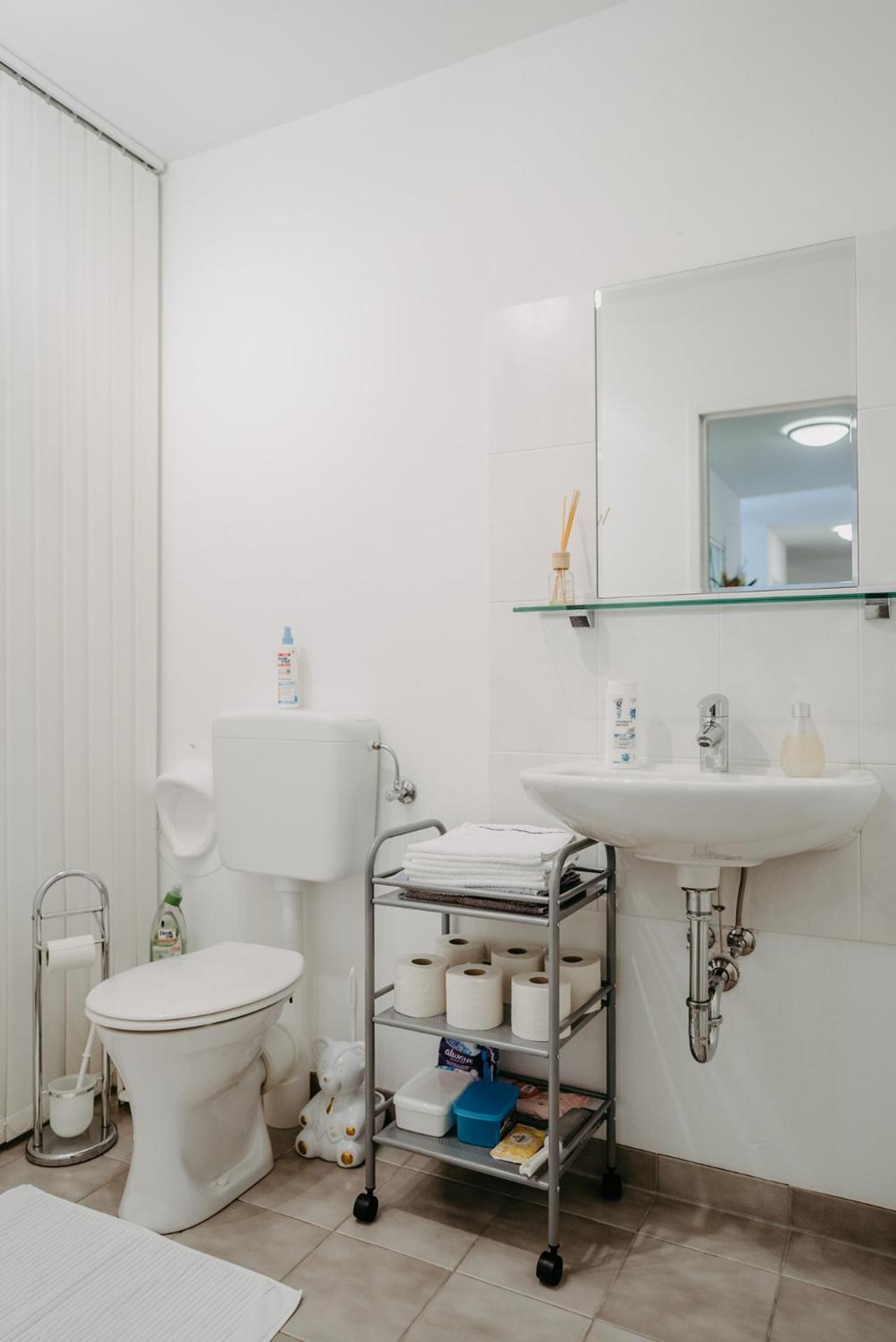 Family Room with Private Bathroom - Photo 41