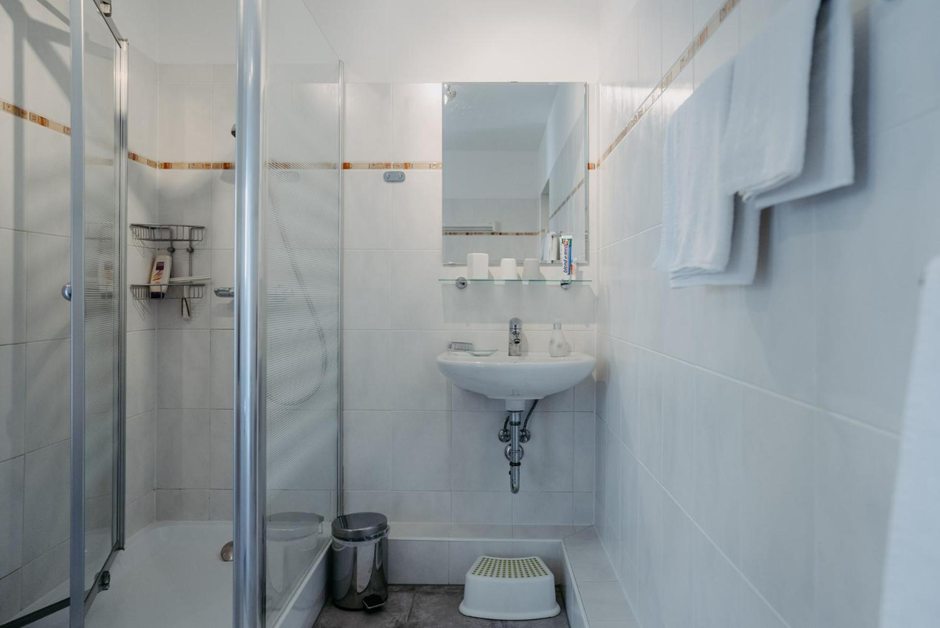 Family Room with Private Bathroom - Photo 44