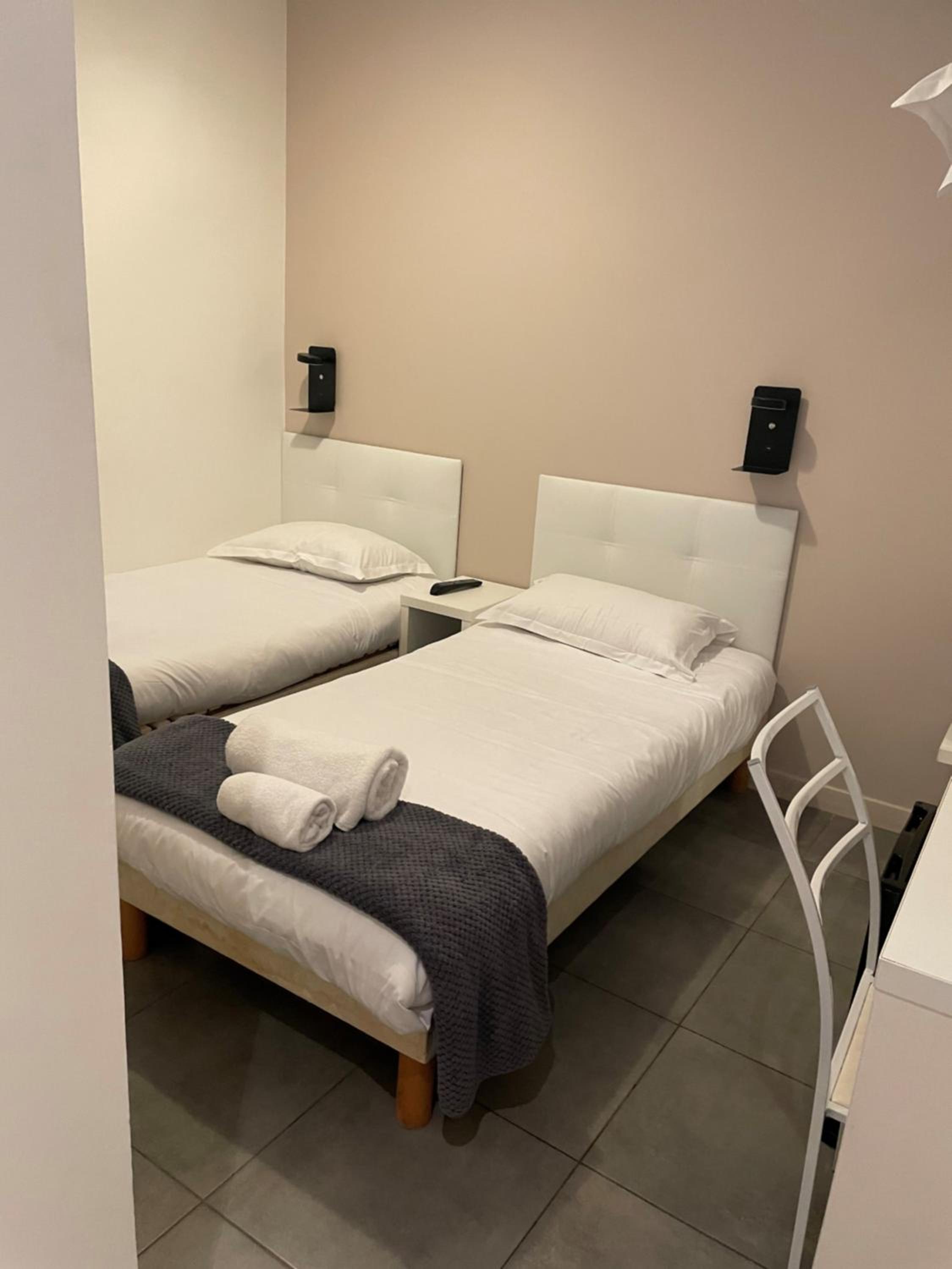 Double Room - Photo 3