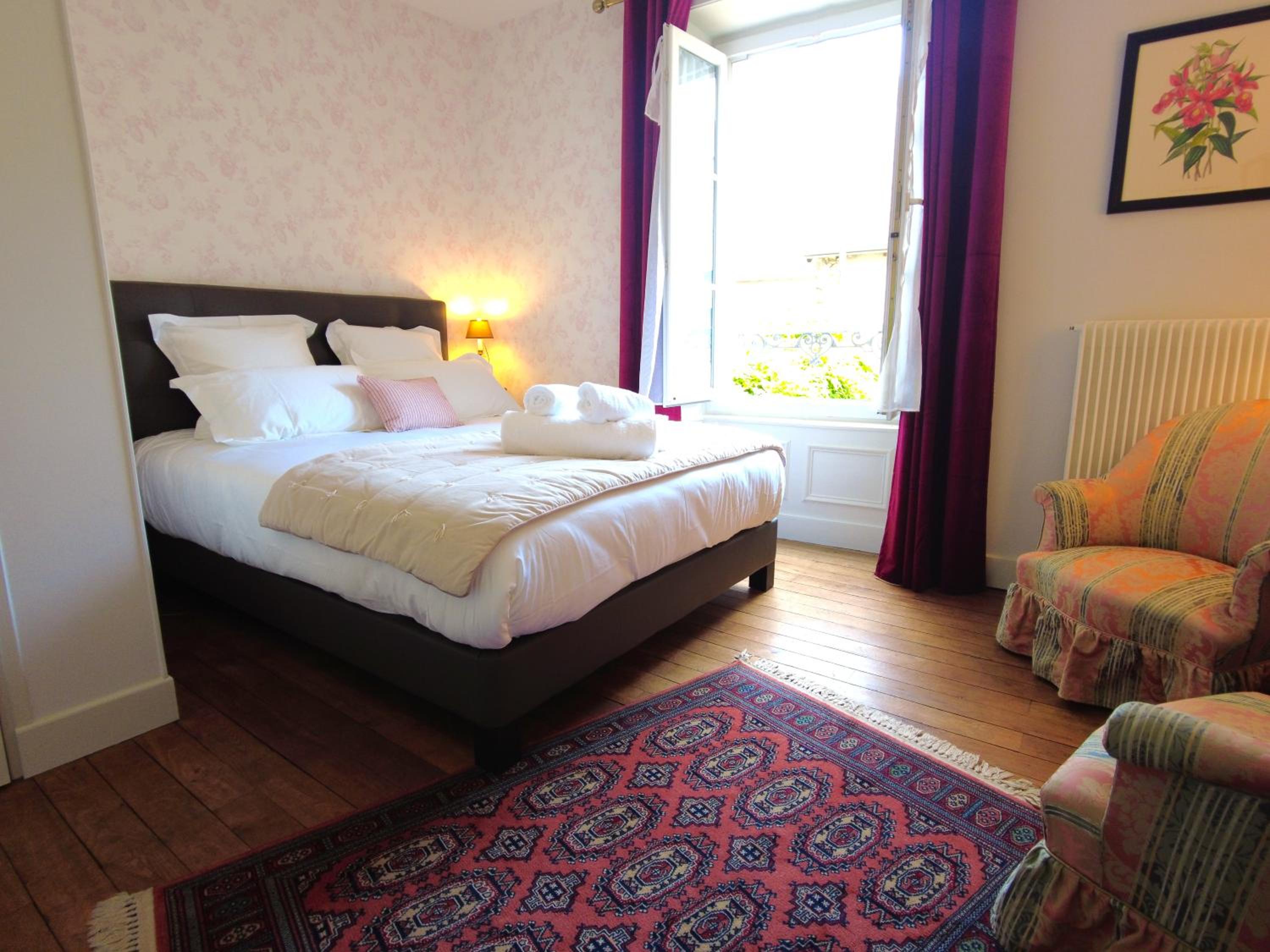 Queen Room photo 1