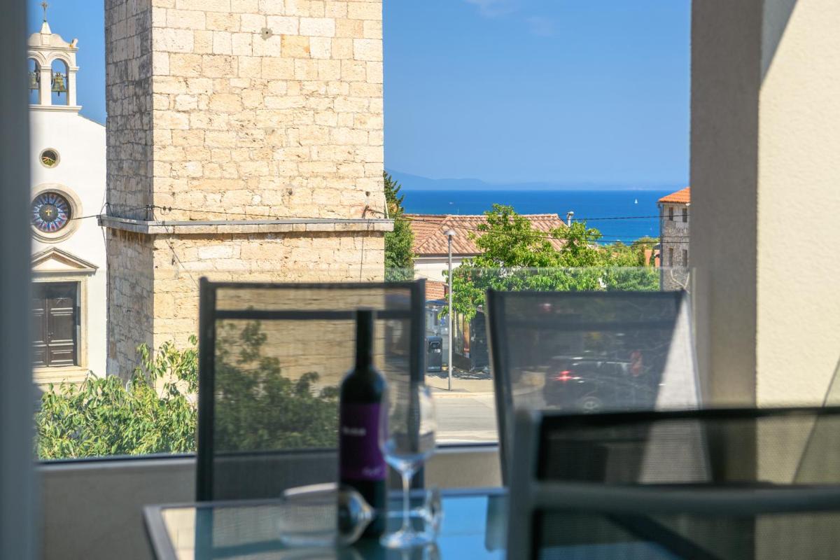 Apartment with Sea View photo 2