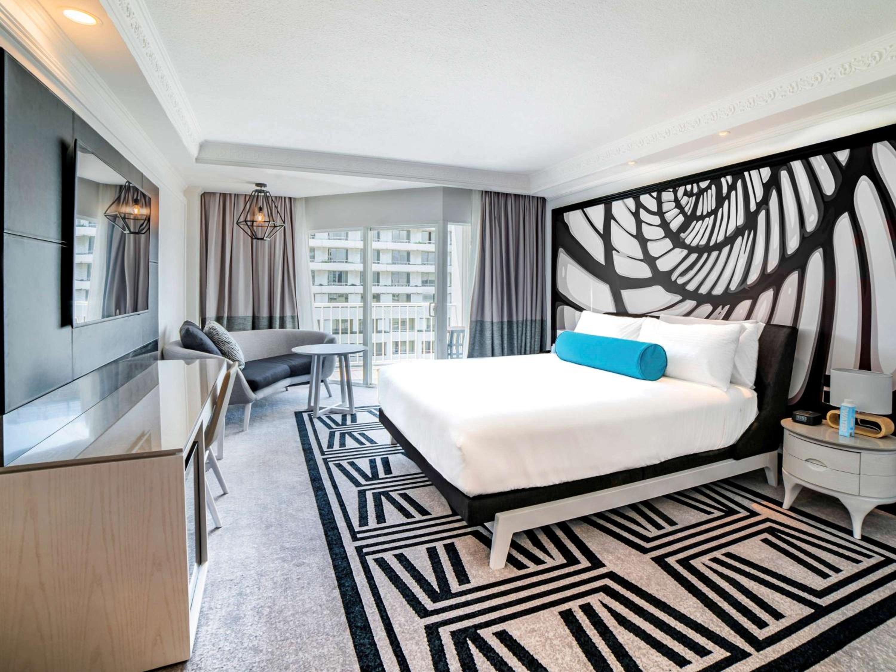 Rejuvenated Superior King Room with City and Mountain View - Photo 14