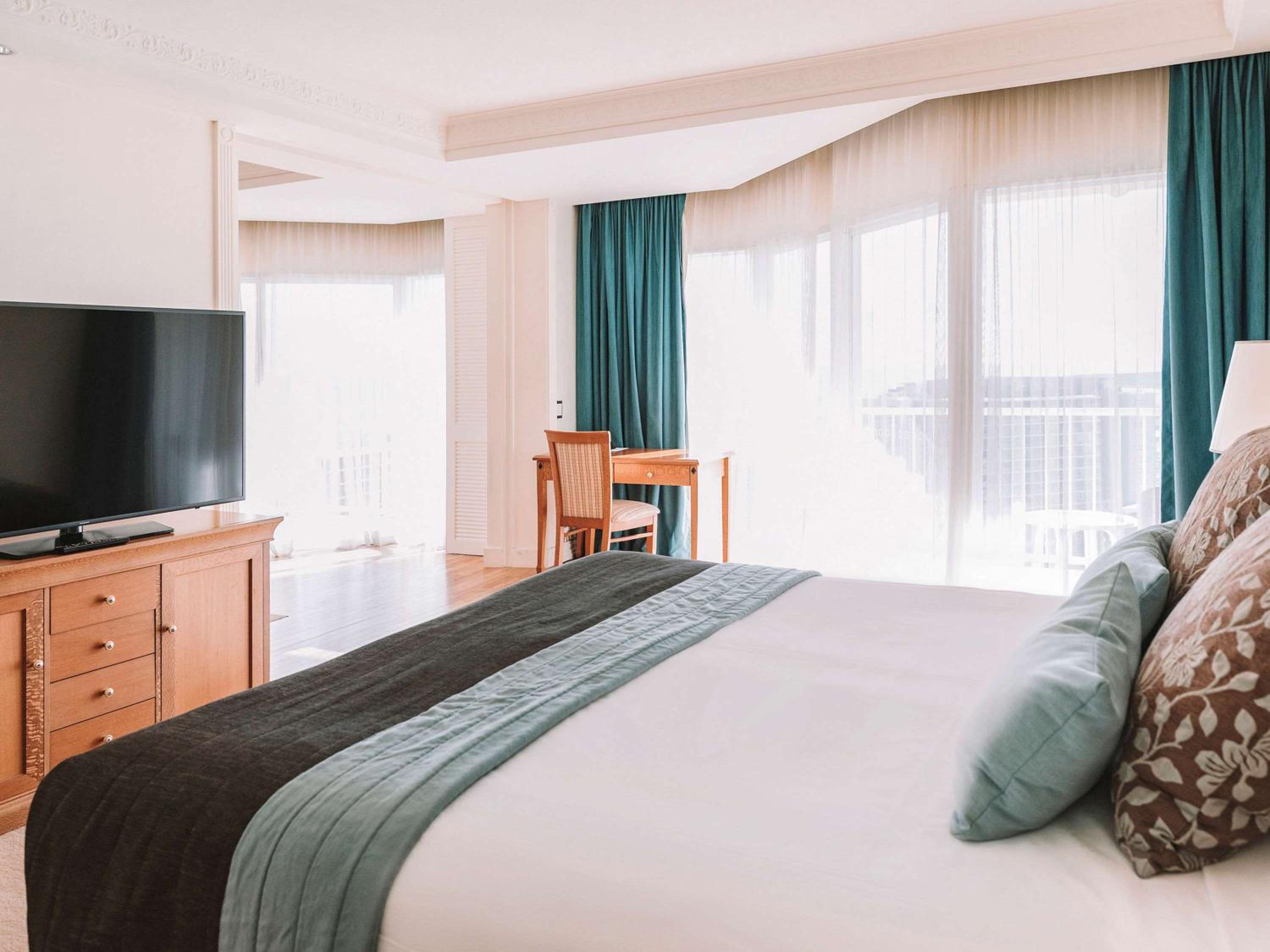 Superior Executive Suite