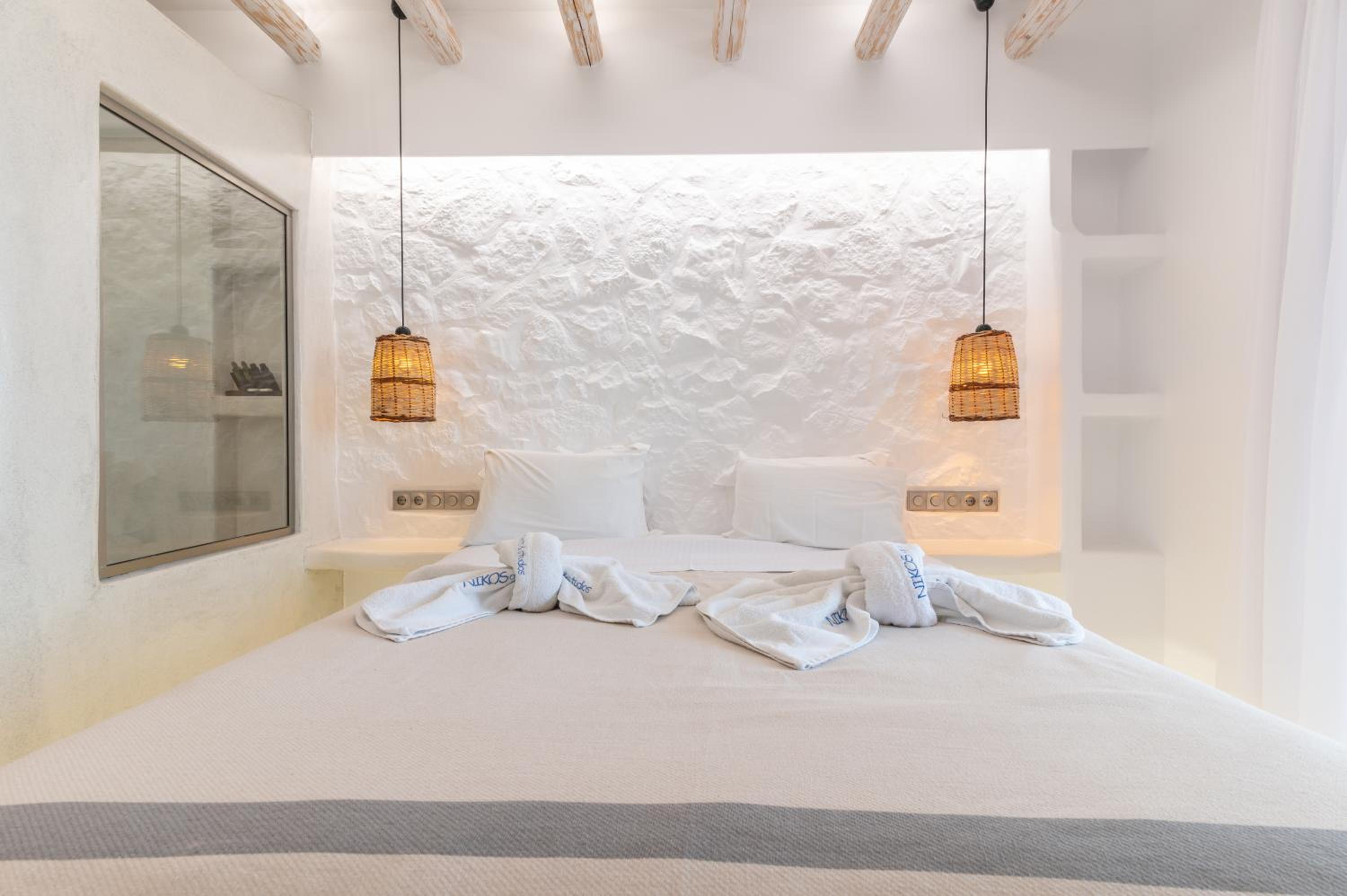 Deluxe Two-Bedroom Apartment with Sea View photo 1