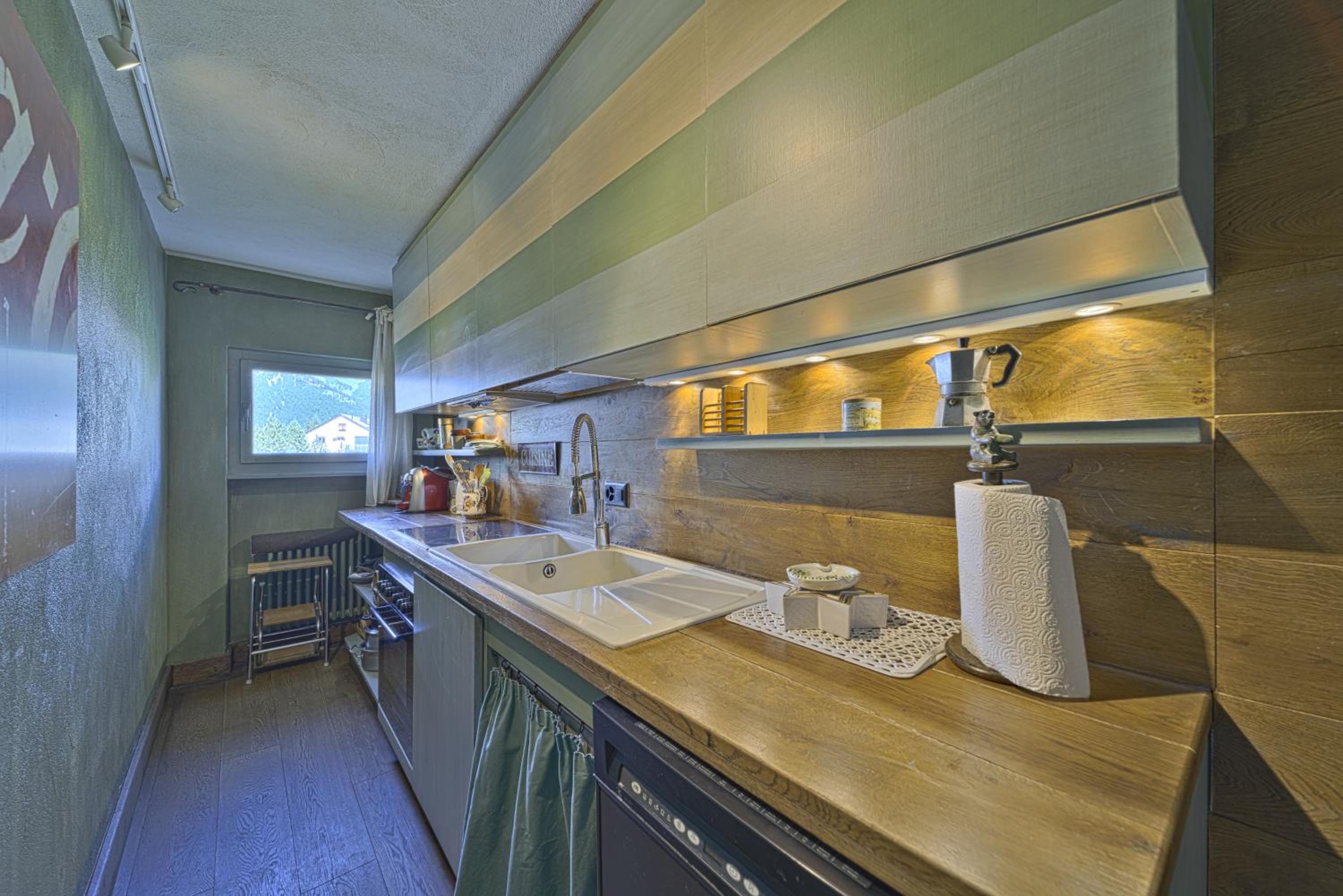 Three-Bedroom Apartment photo 3