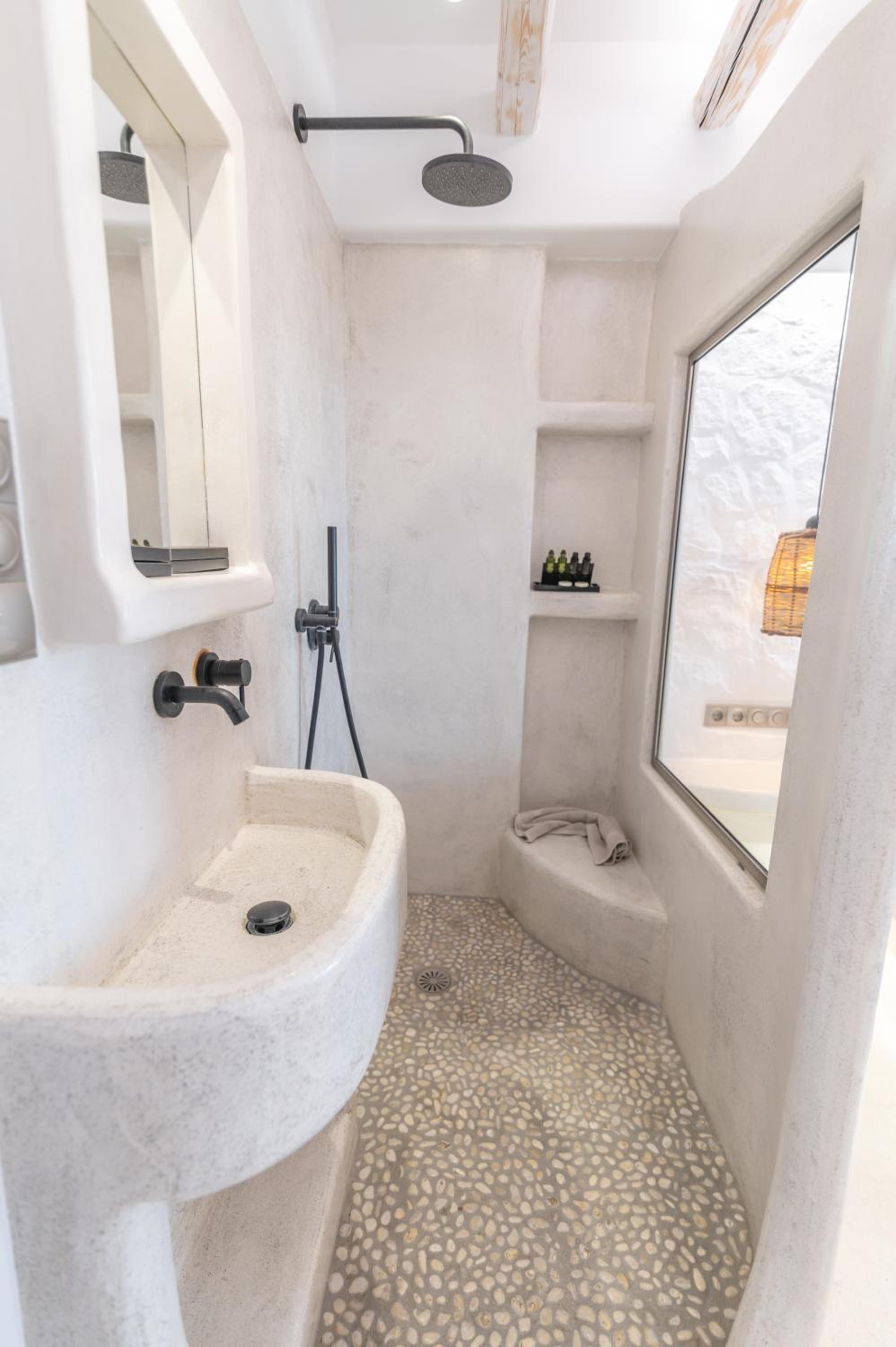 Deluxe Two-Bedroom Apartment with Sea View photo 2