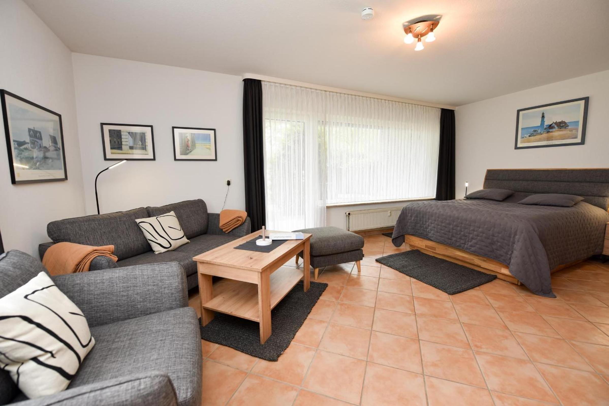 Apartment with Terrace photo 1
