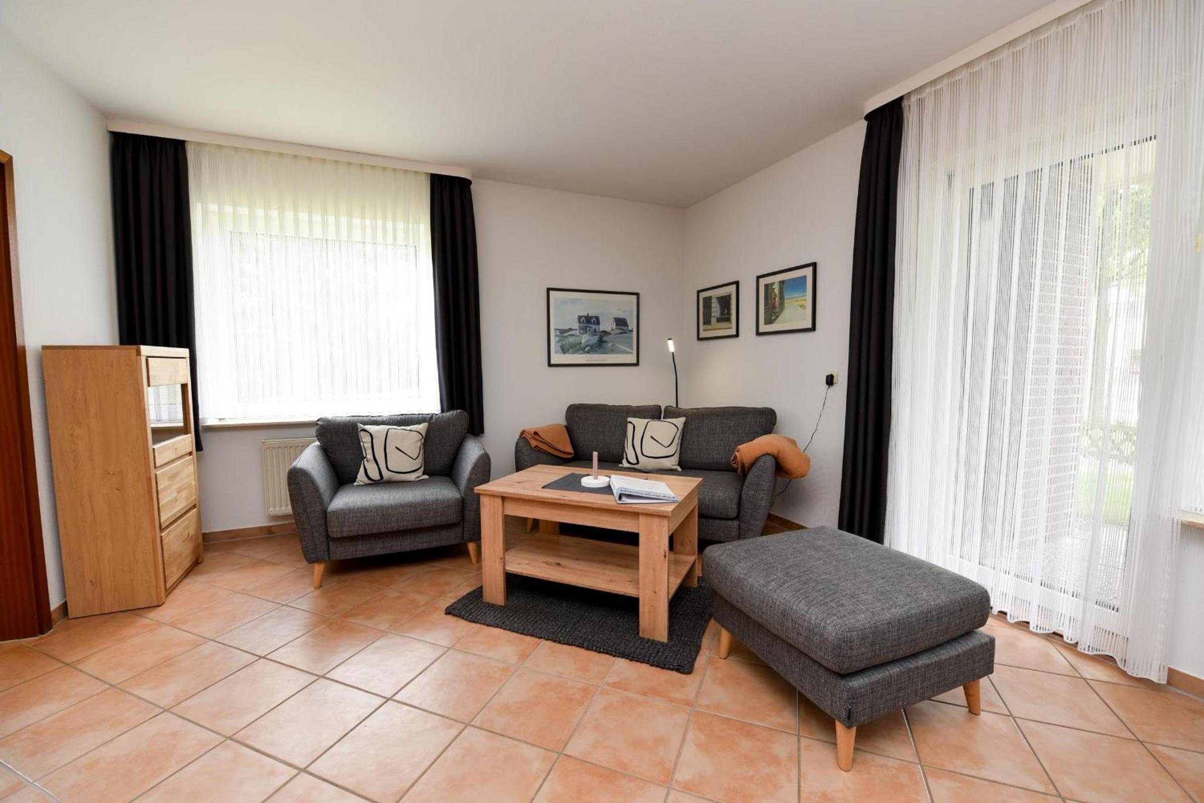 Apartment with Terrace photo 3