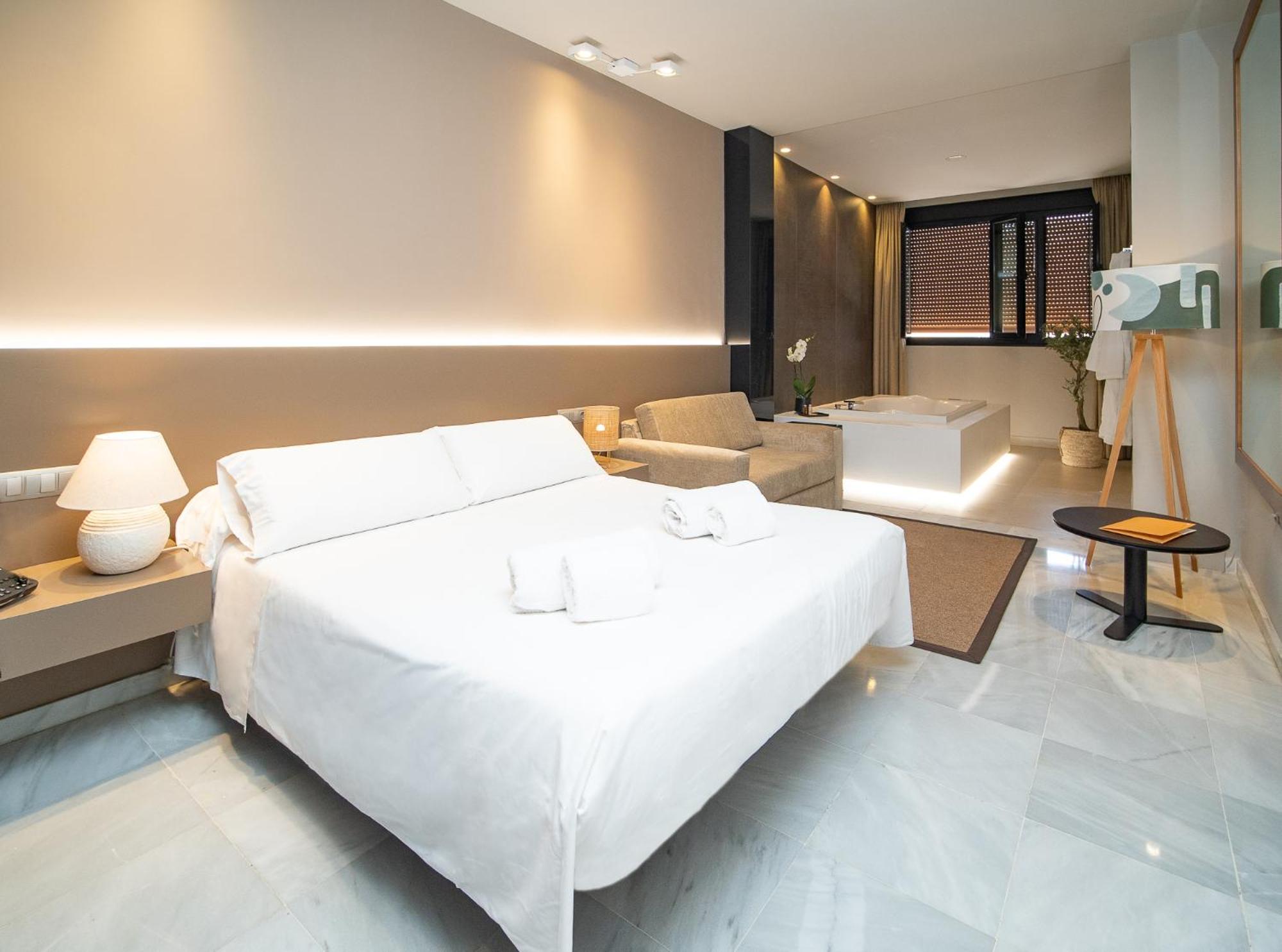 Superior Double Room with Spa Bath photo 2