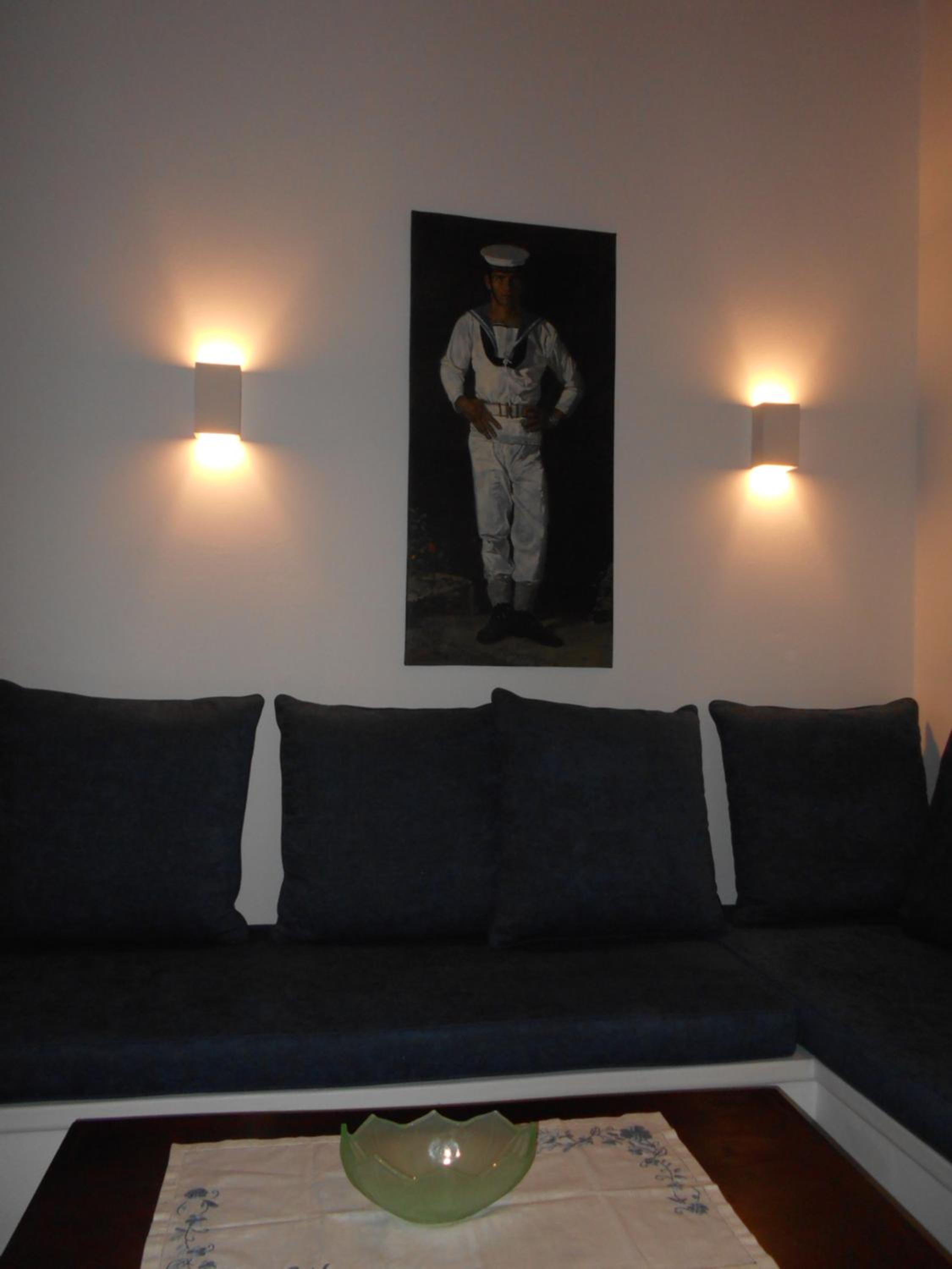 One-Bedroom House photo 1