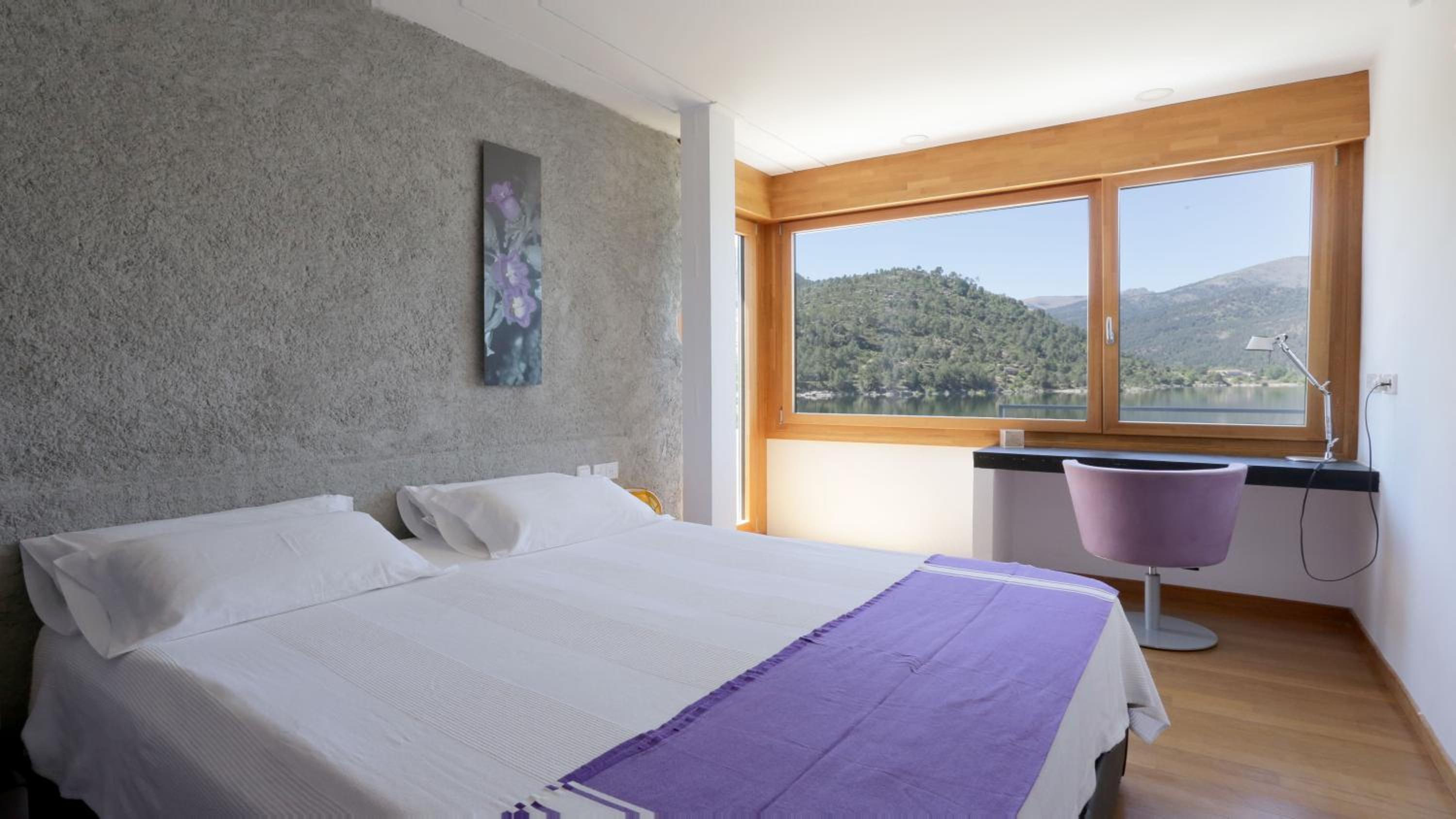 Habitación Doble Superior con Vista al Lago