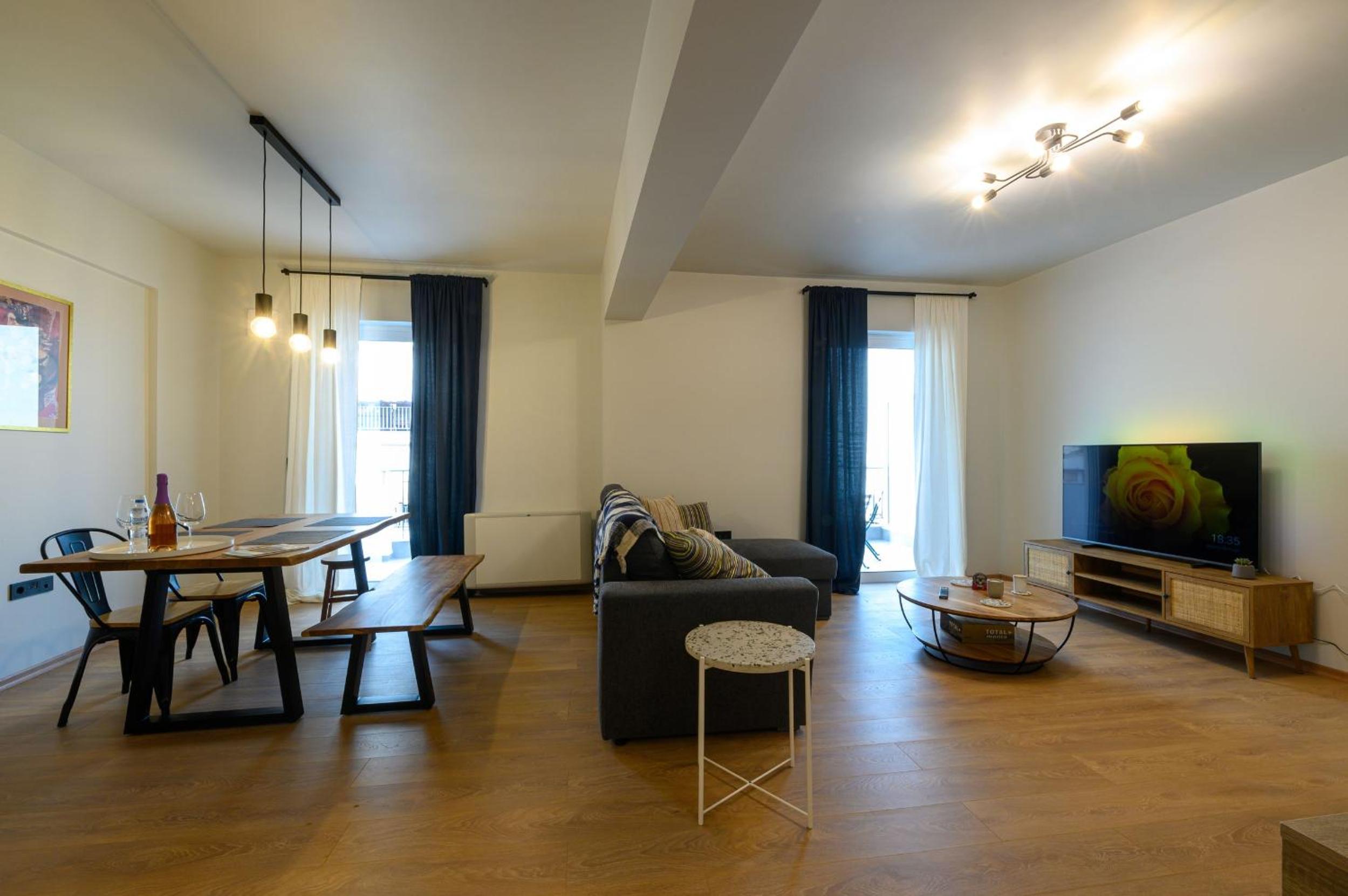 Two-Bedroom Apartment - Photo 20