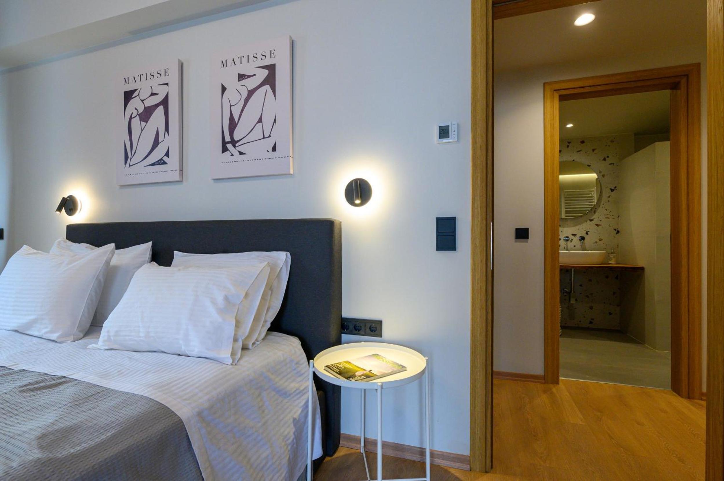 Two-Bedroom Apartment - Photo 9