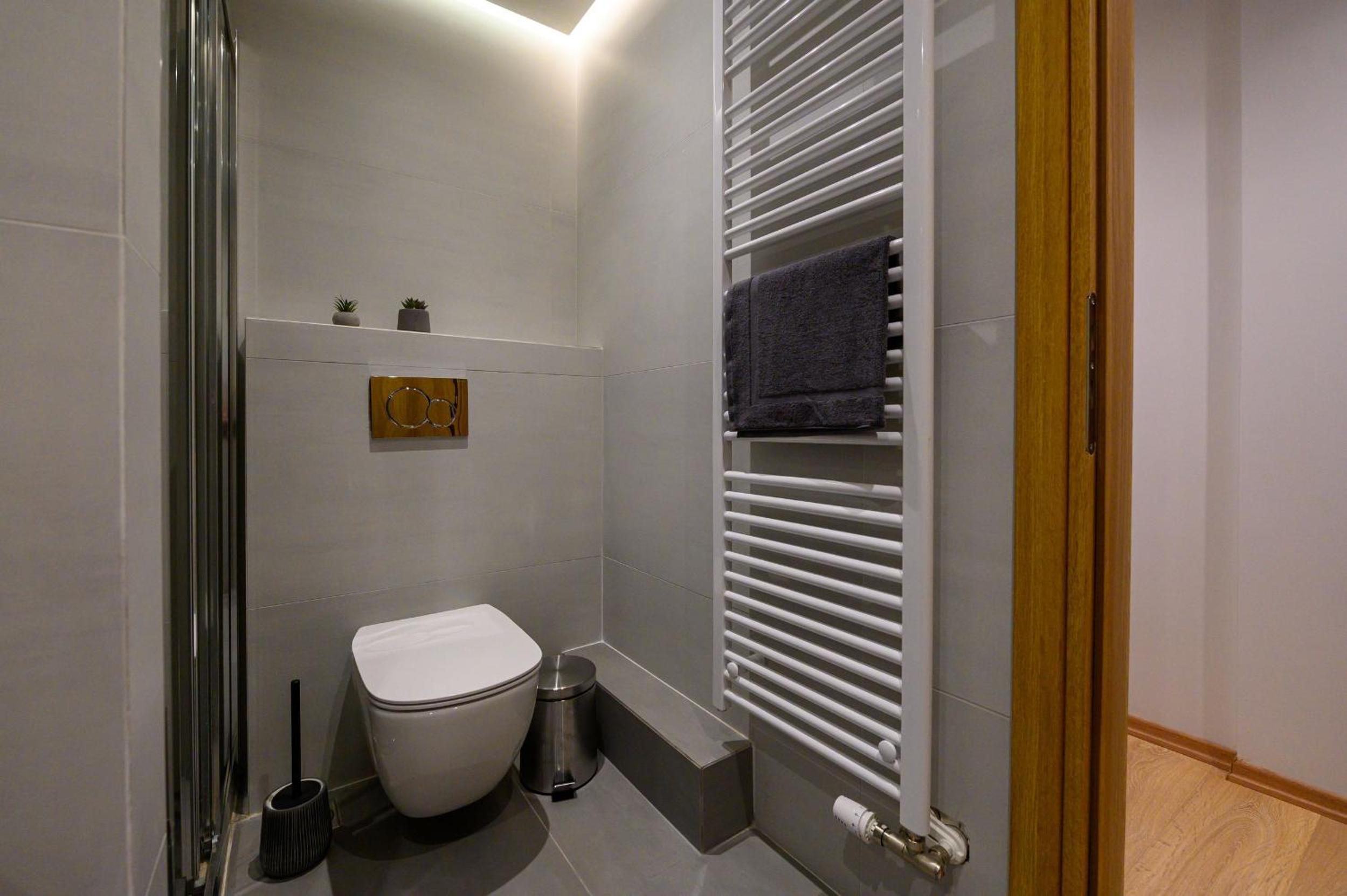 Two-Bedroom Apartment - Photo 12