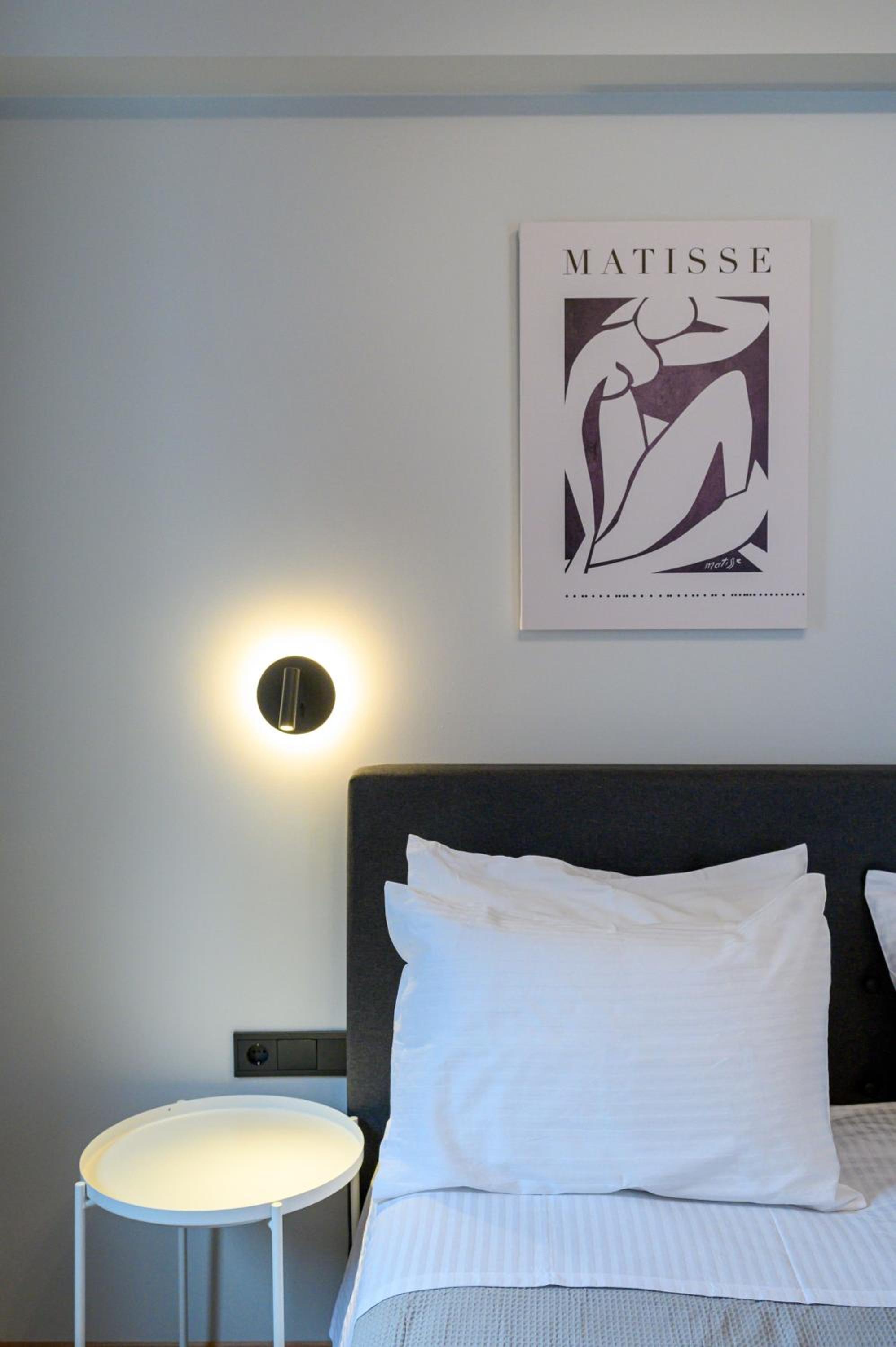Two-Bedroom Apartment - Photo 25