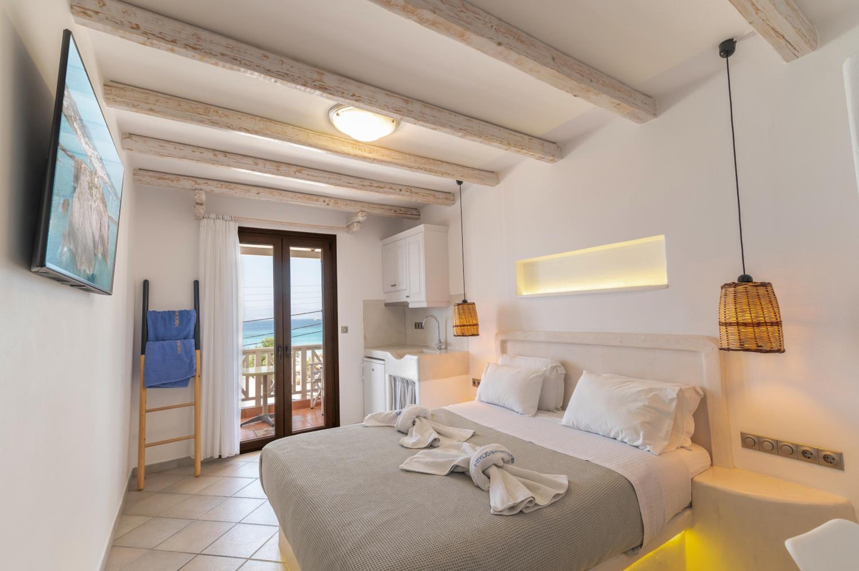 Deluxe Double Room with Balcony and Sea View photo 1