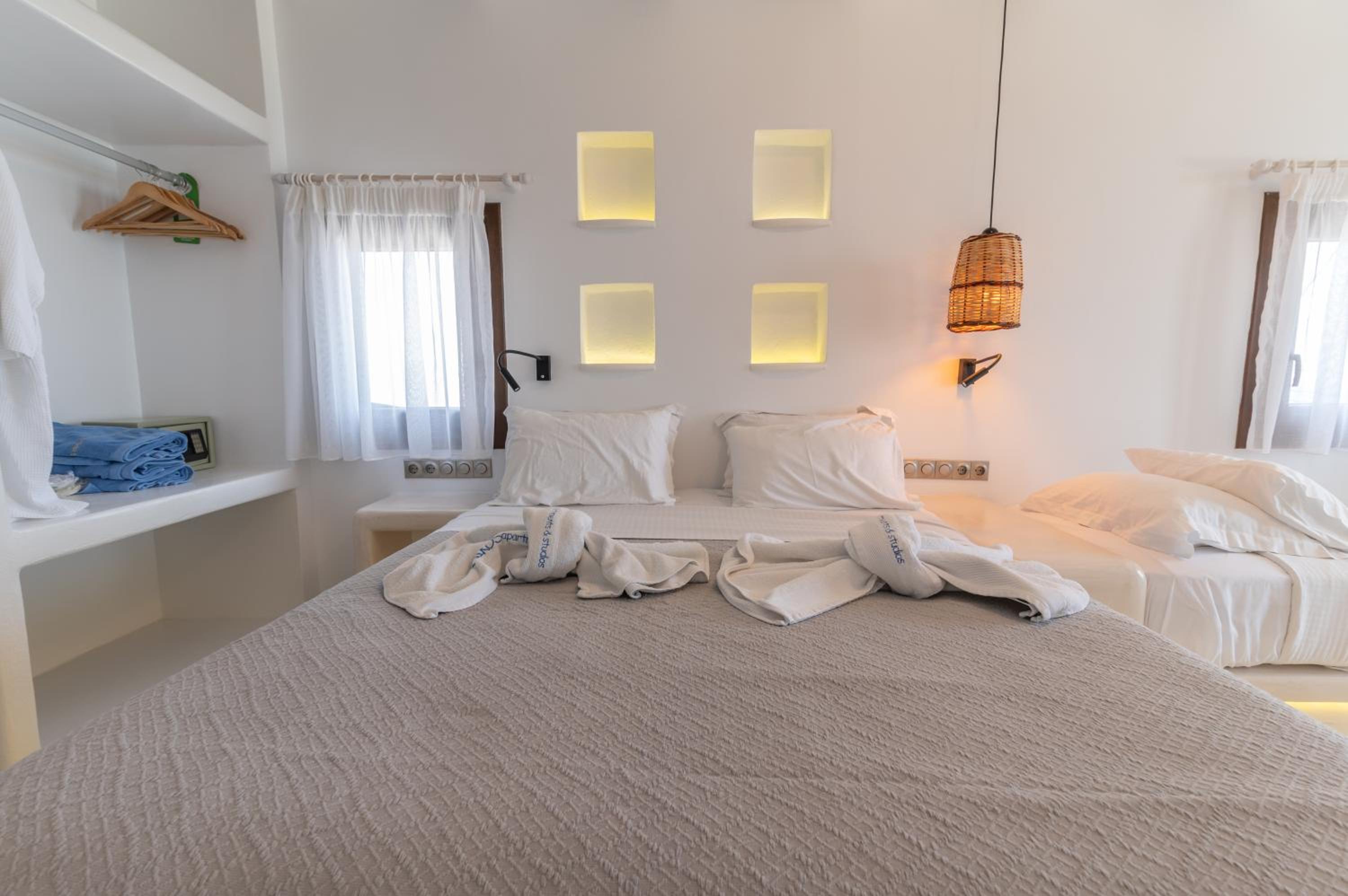 Deluxe Triple Room with Balcony and Sea View photo 1