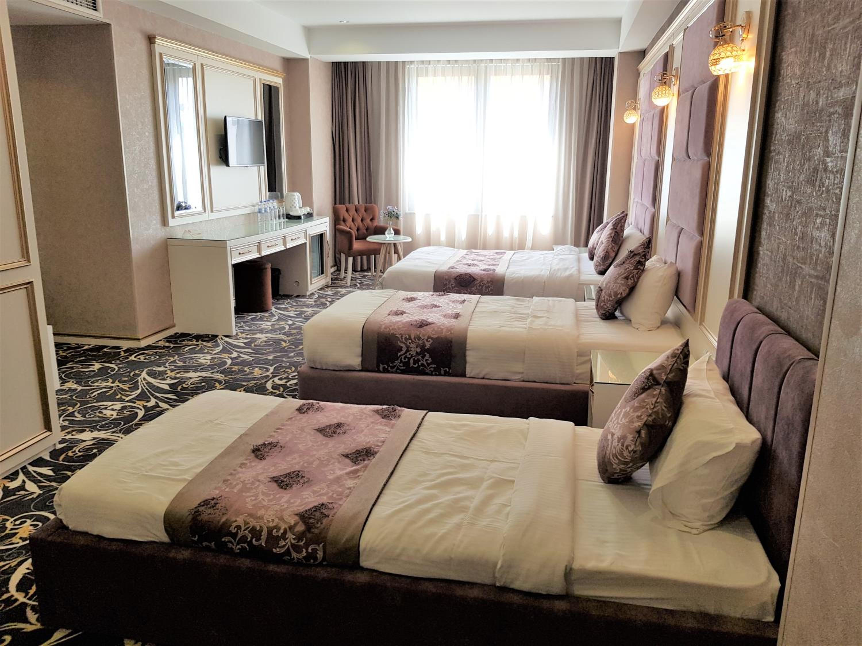 Quadruple Room - Photo 5