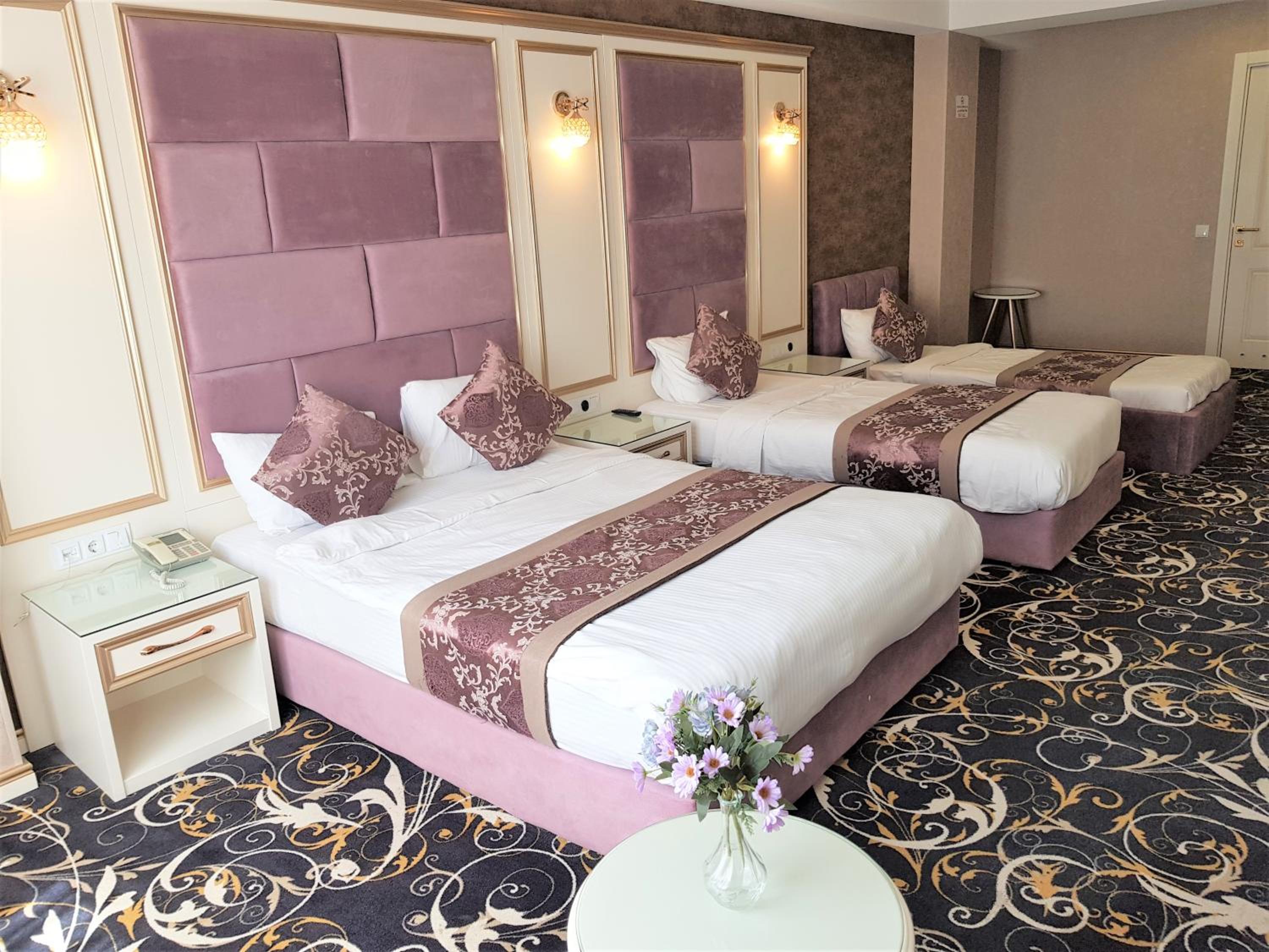 Quadruple Room - Photo 1
