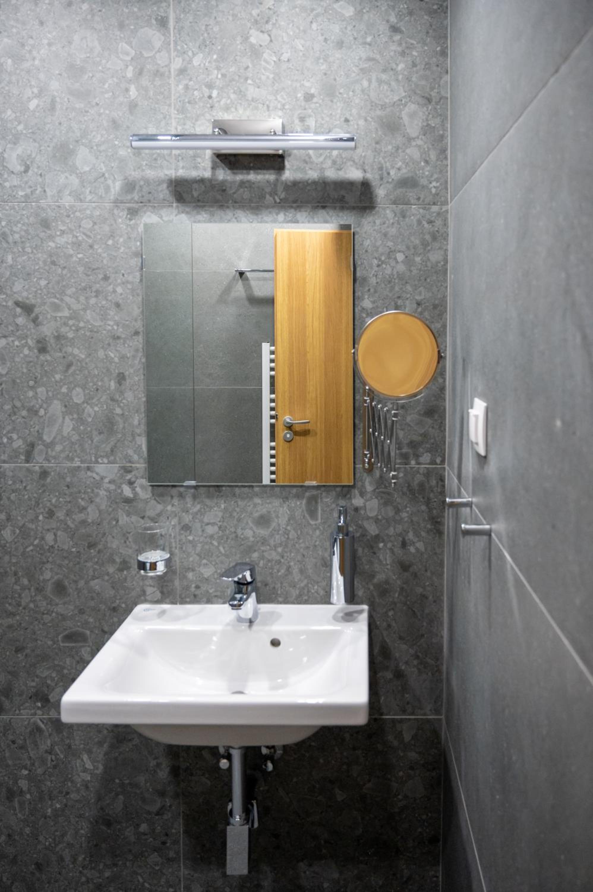 One-Bedroom Apartment - Photo 10