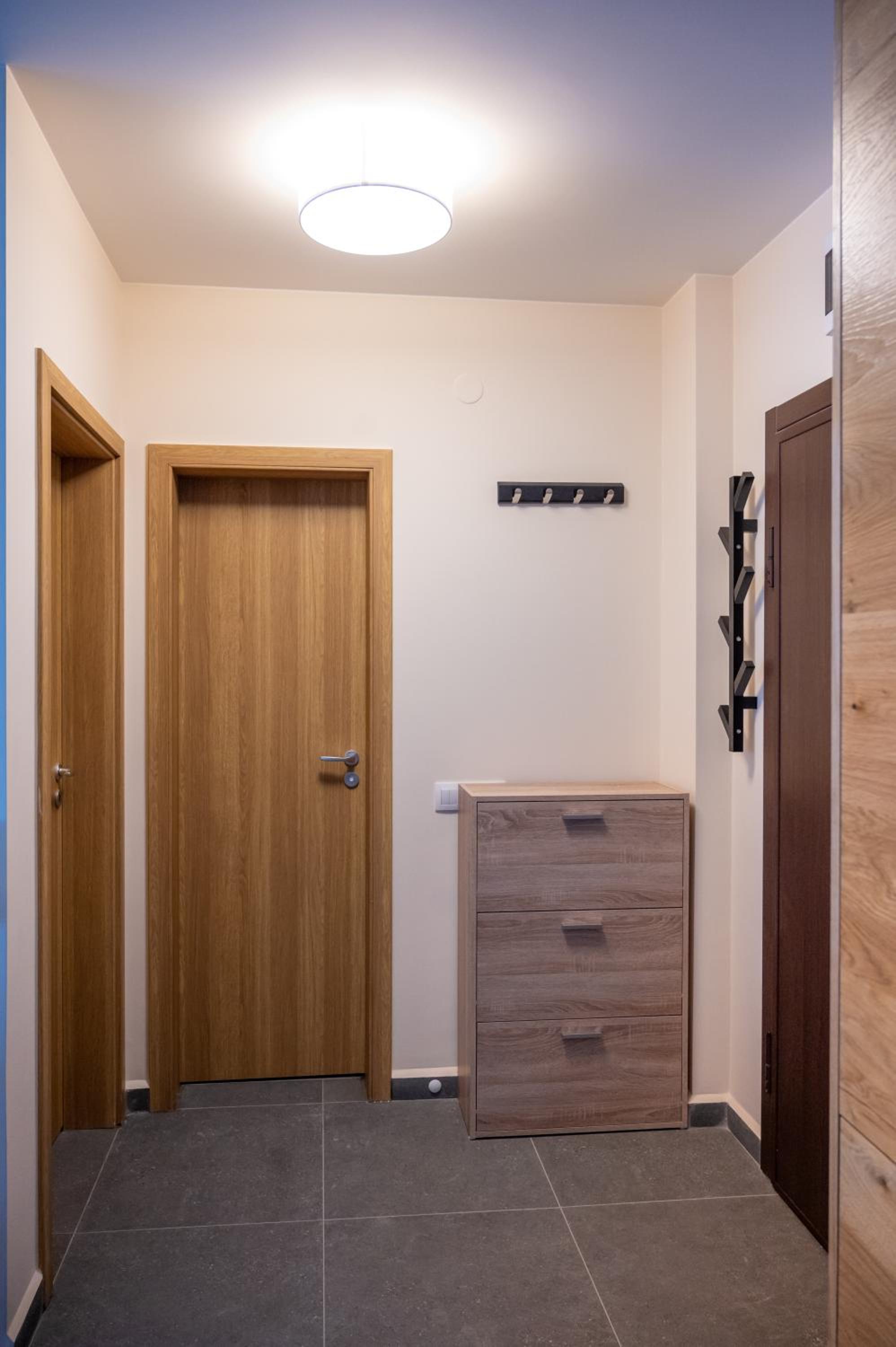 One-Bedroom Apartment - Photo 16