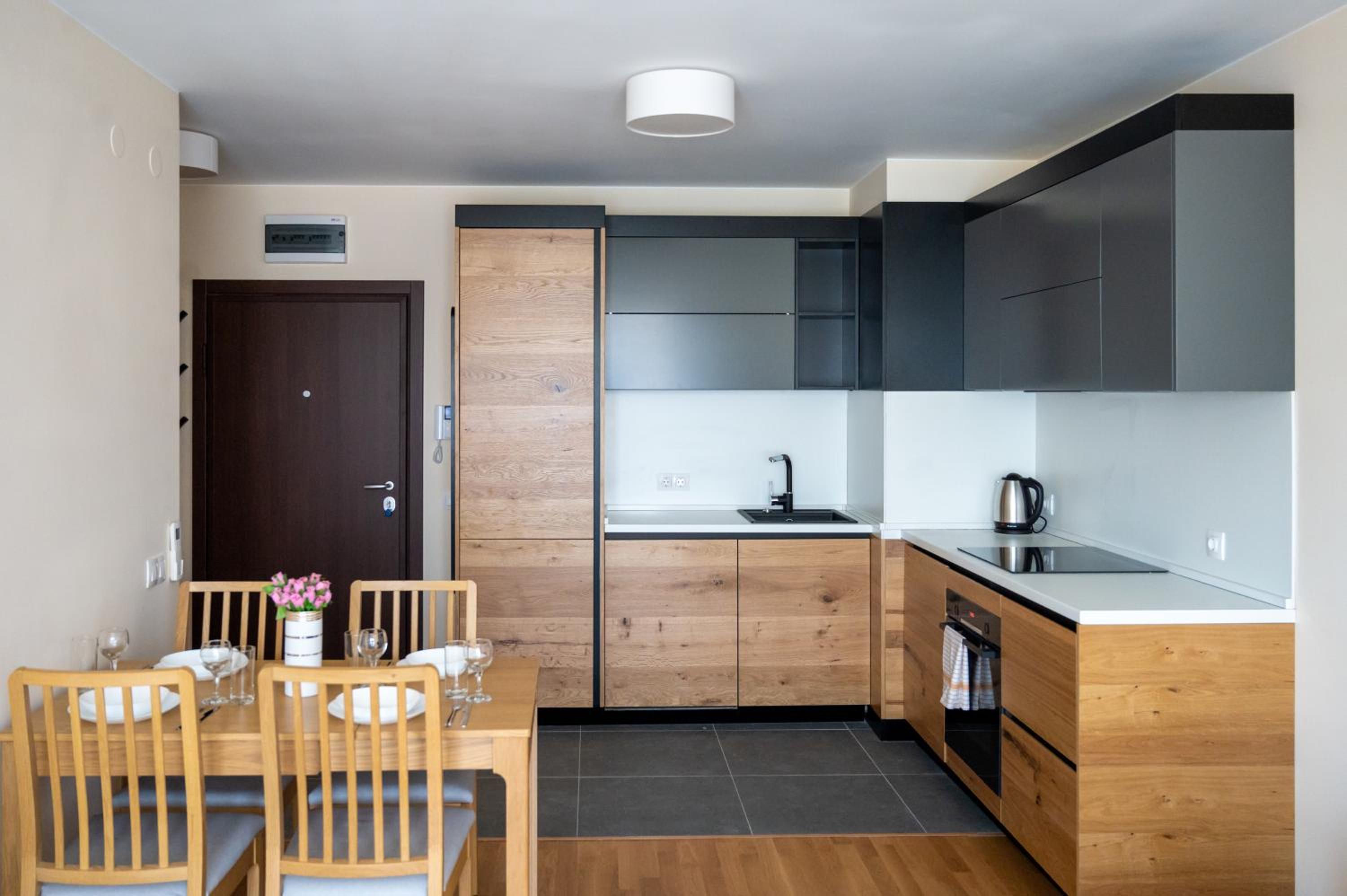 One-Bedroom Apartment - Photo 15
