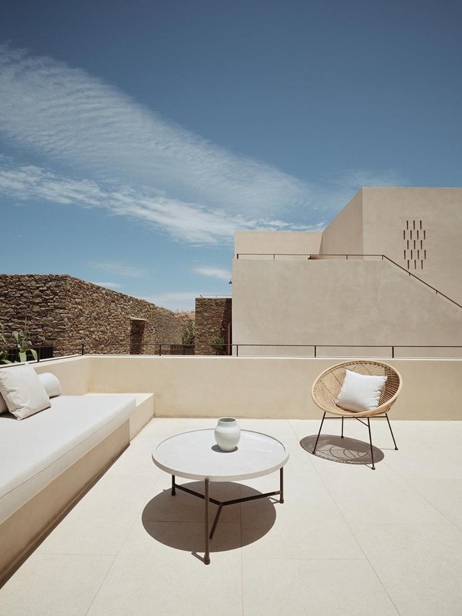 NISOS The Classic, Courtyard View - Photo 6