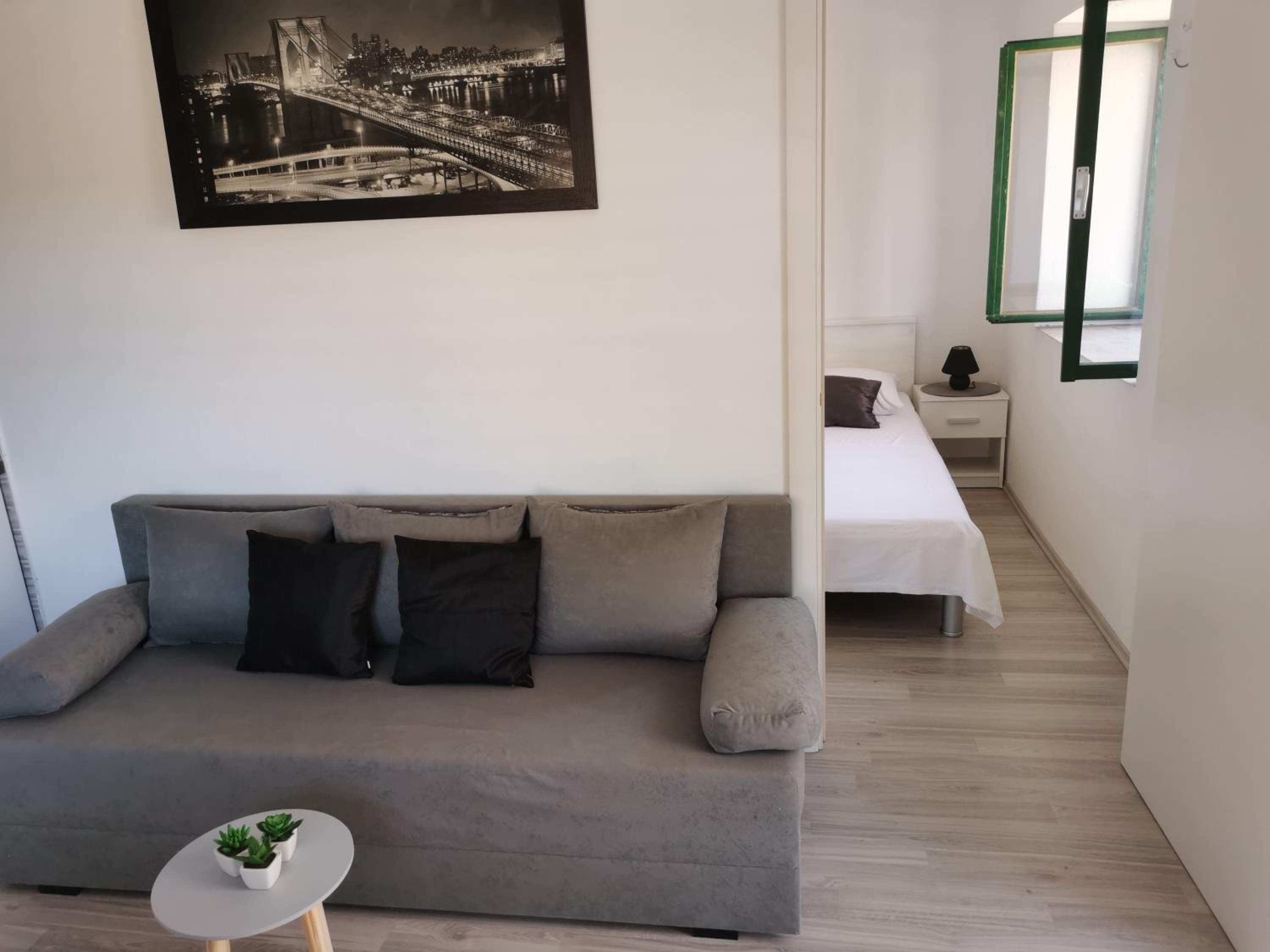 Apartment photo 1
