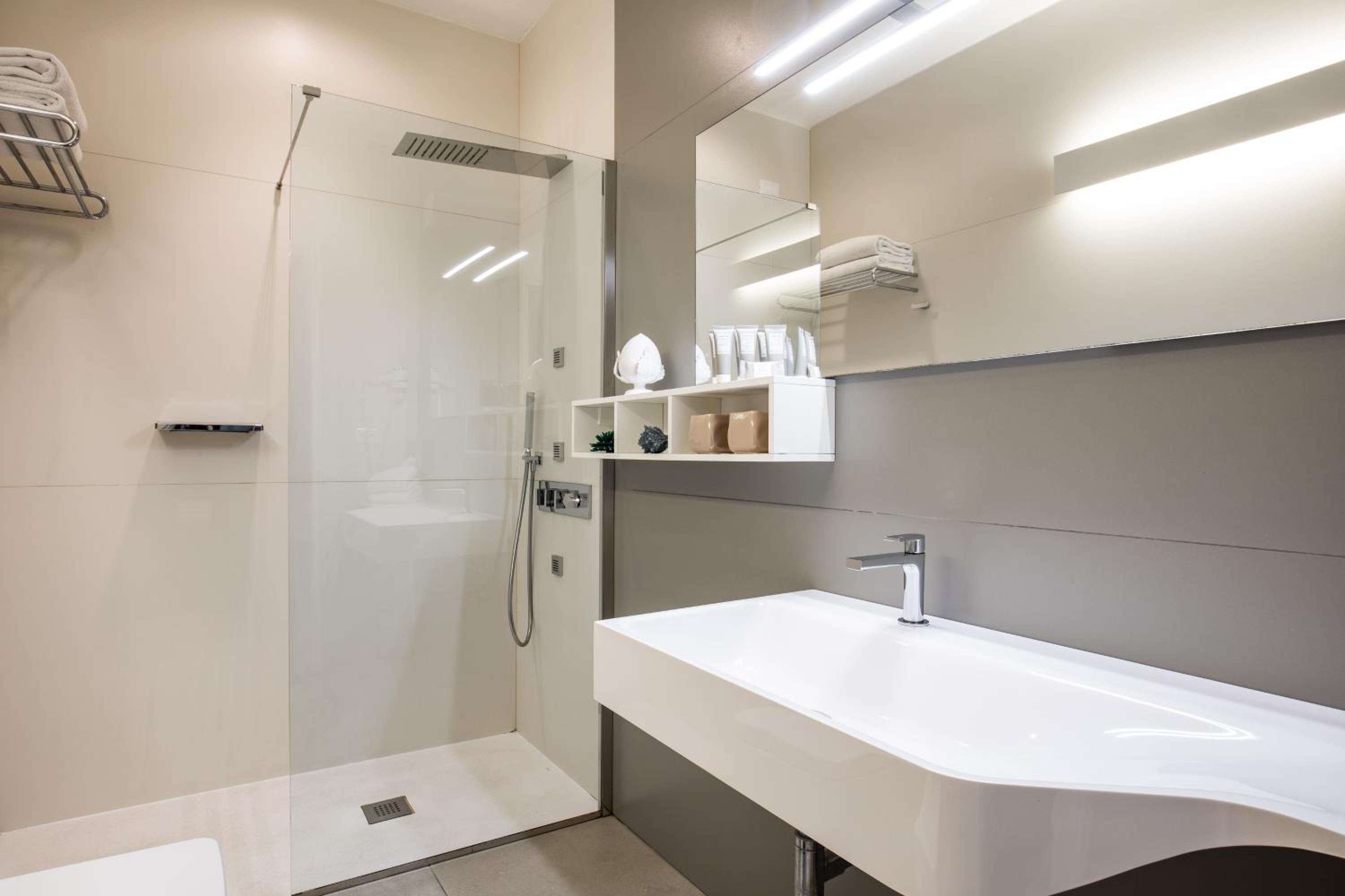 Deluxe Double or Twin Room photo 2