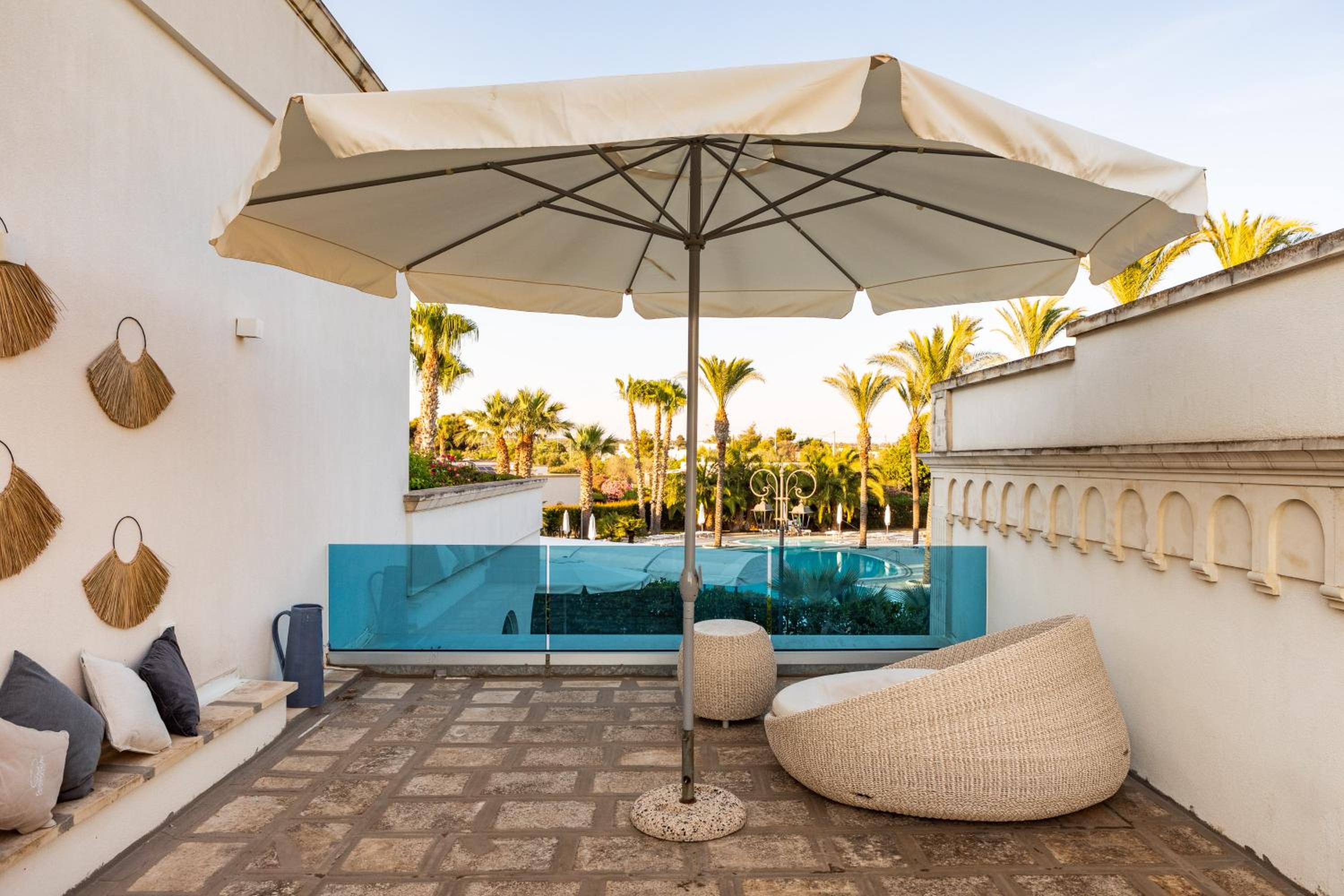 Deluxe Junior Suite with Jacuzzi photo 2