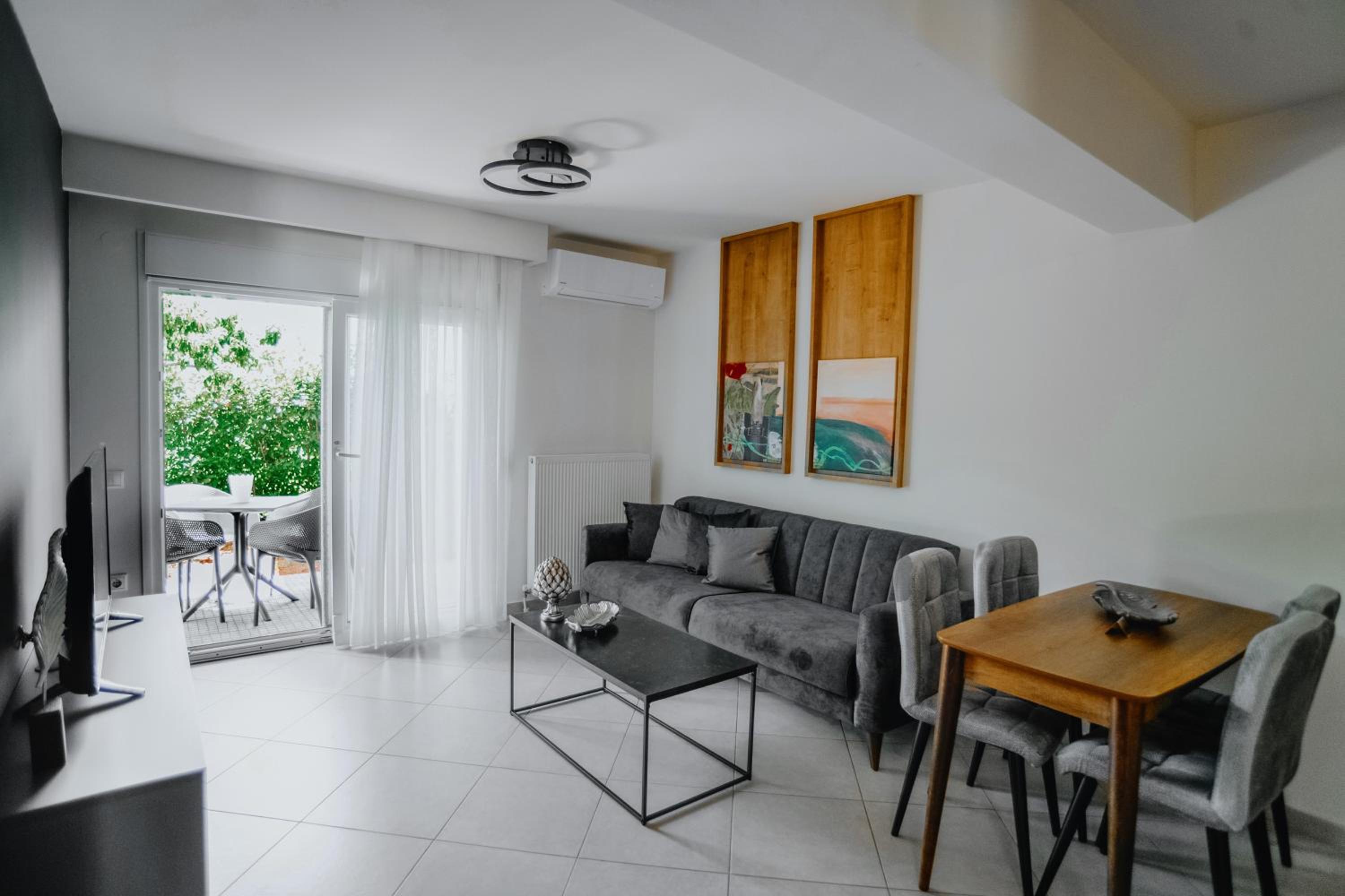 One-Bedroom Apartment with Garden