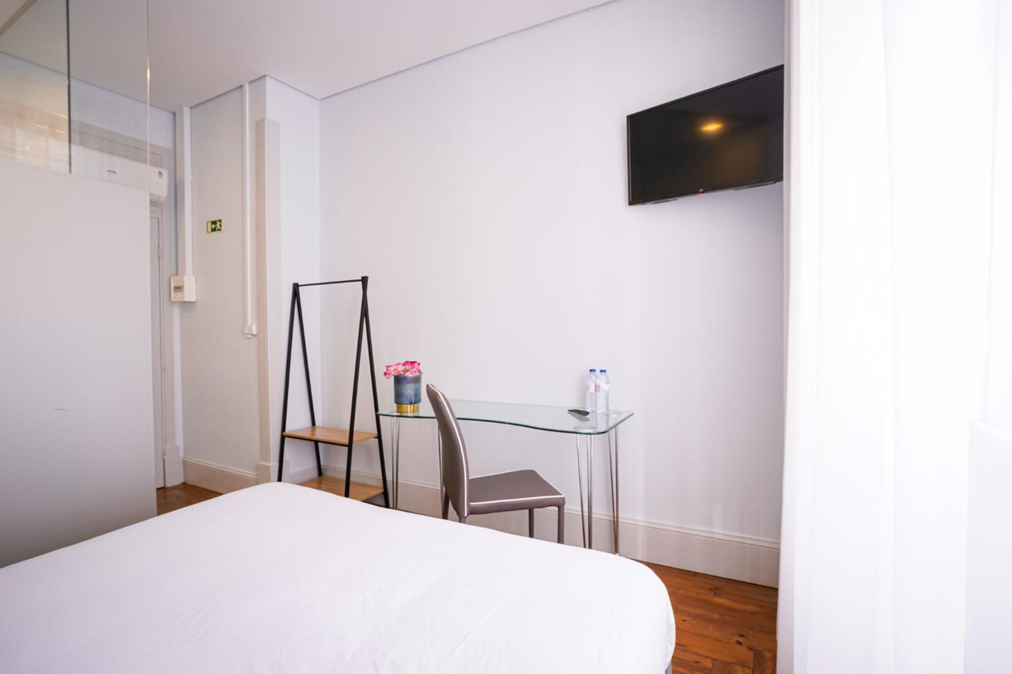 Double Room - Photo 18