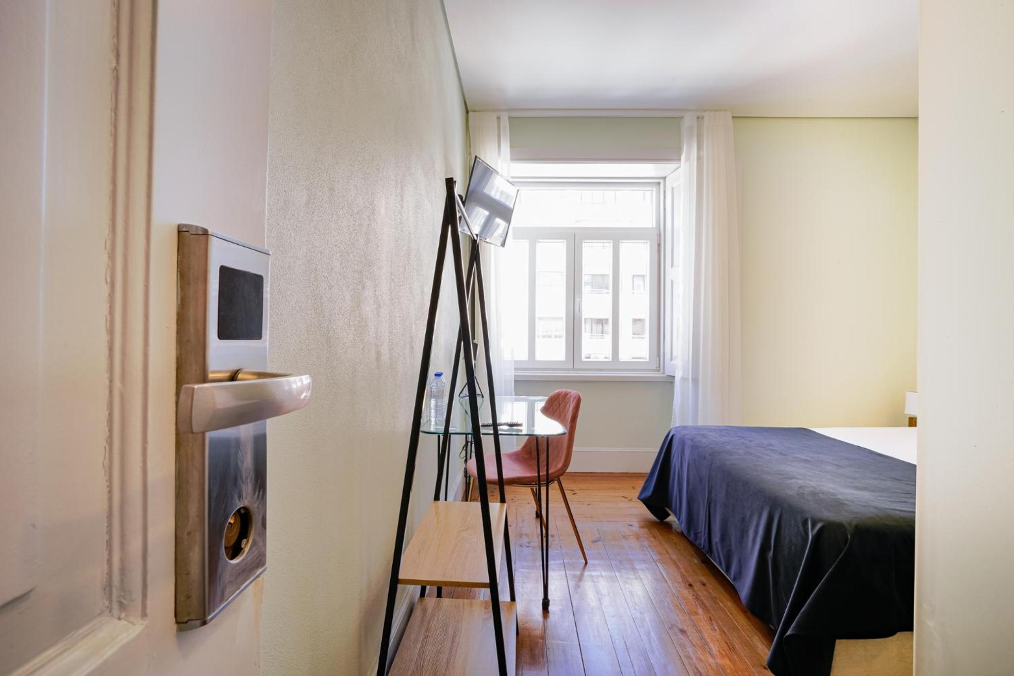 Double Room - Photo 16
