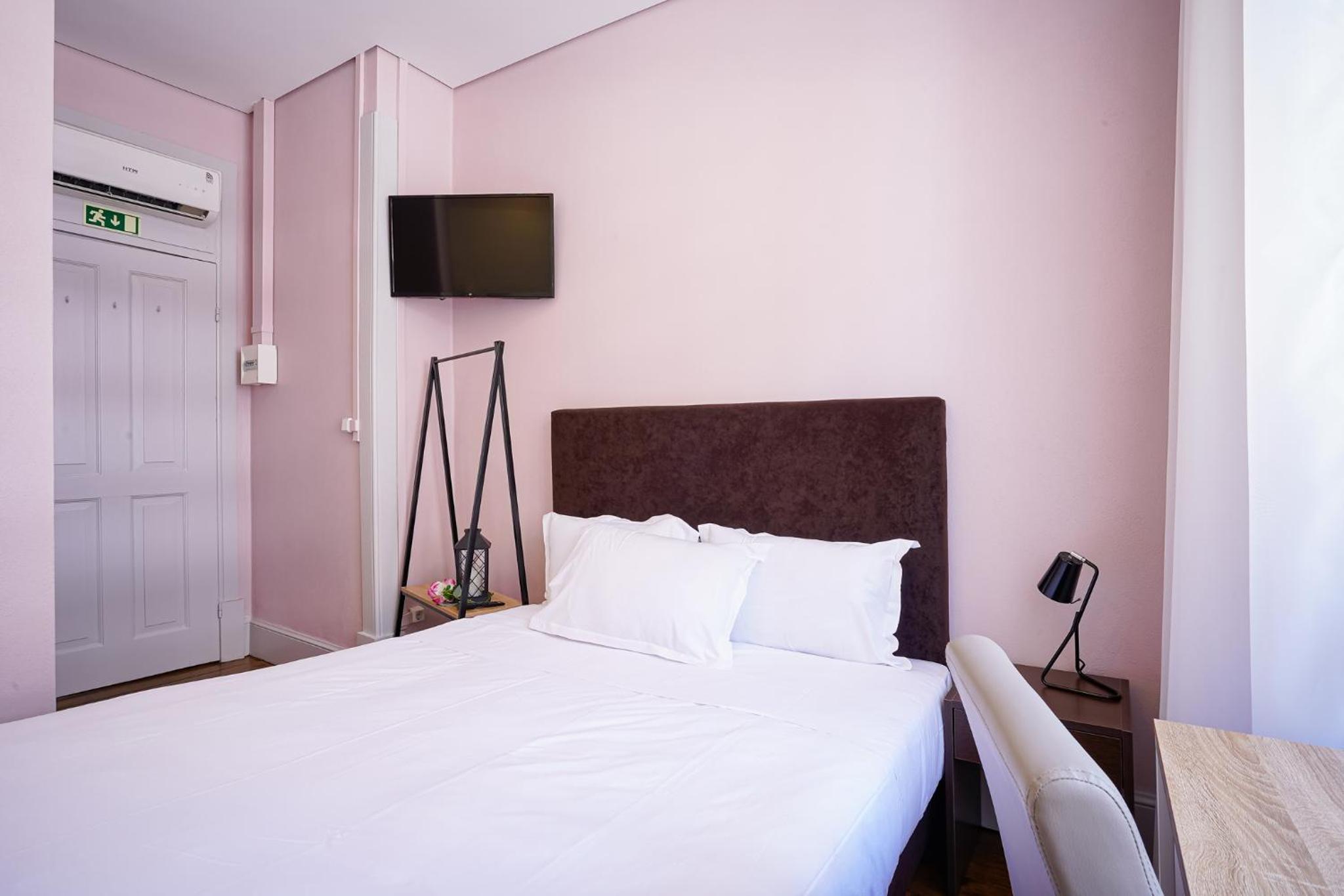 Double Room - Photo 13