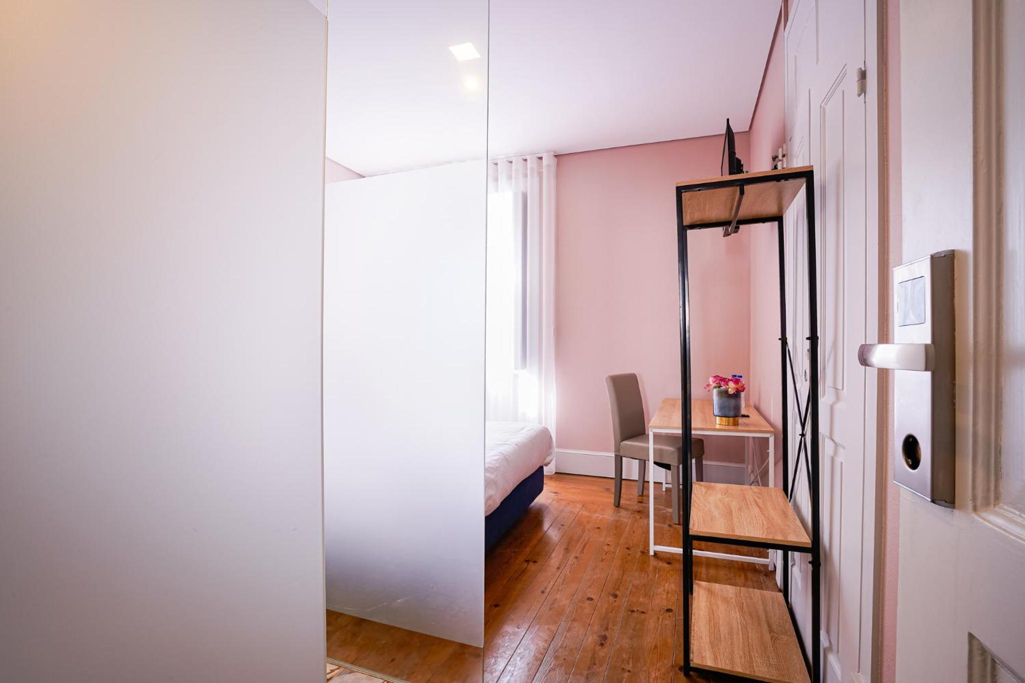 Double Room - Photo 12