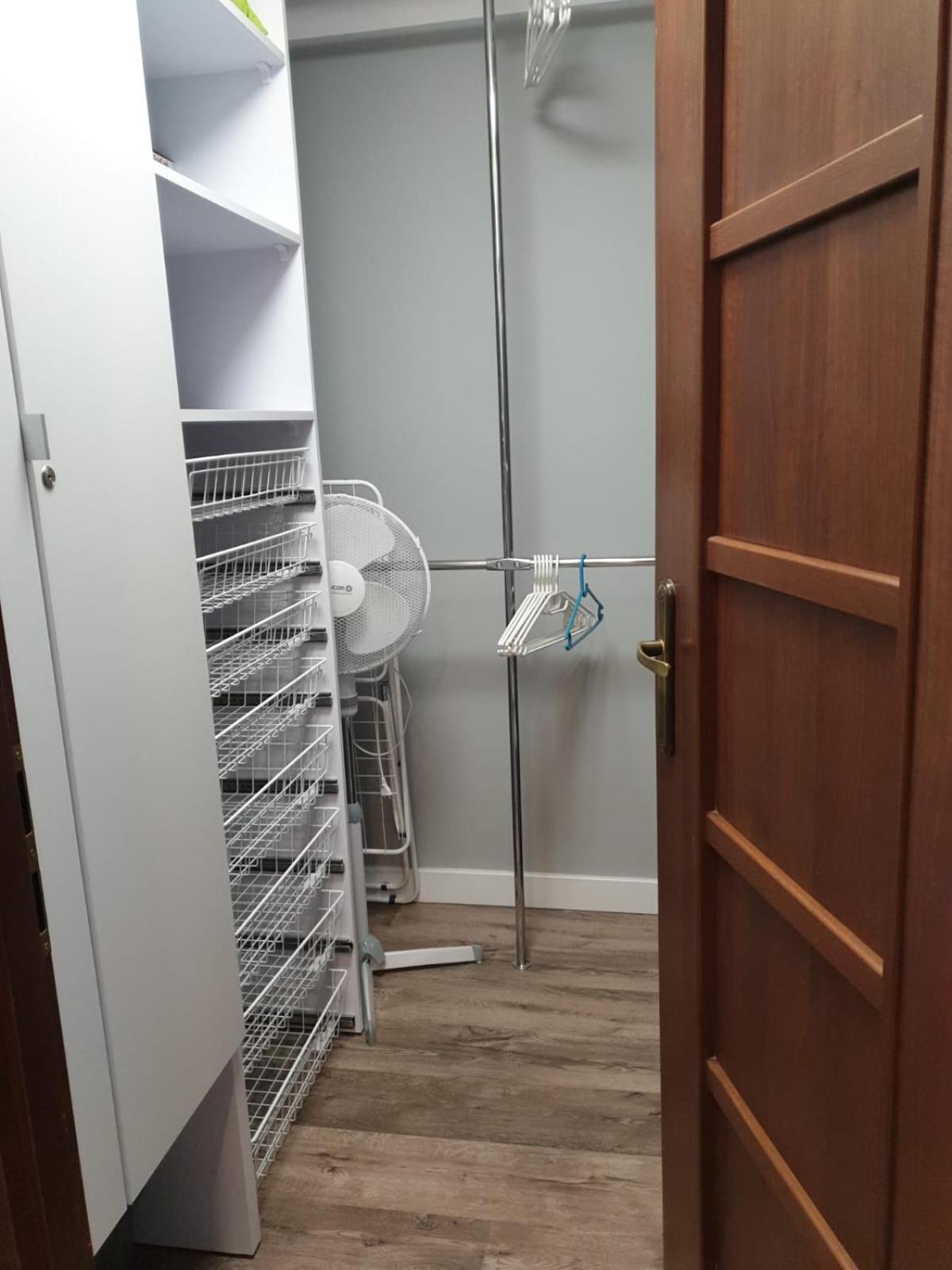 One-Bedroom Apartment - Photo 8